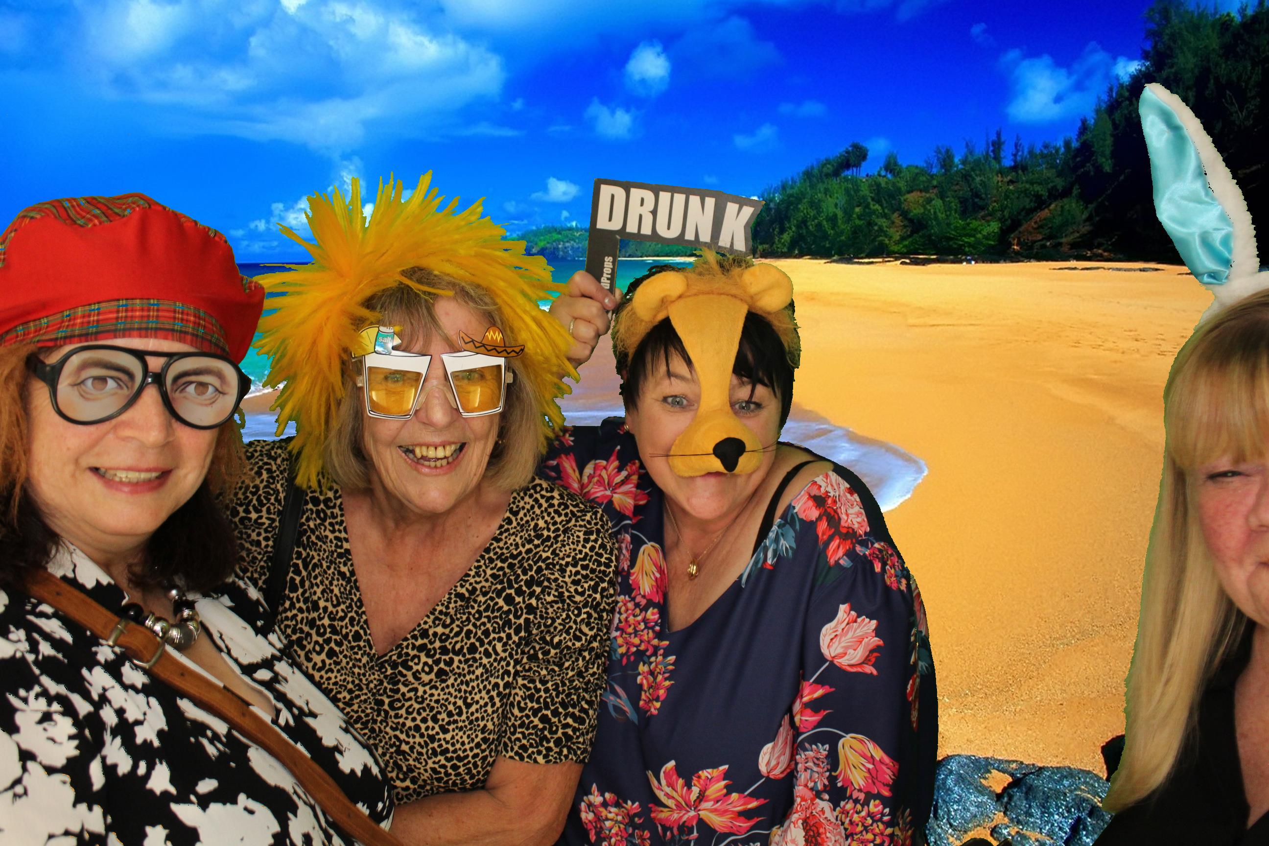 Kim & Dom's Wedding | View more photos from the event at gallery.omegaphotobooths.co.uk/u/Omega-Photobooths/Kim-Doms-Wedding