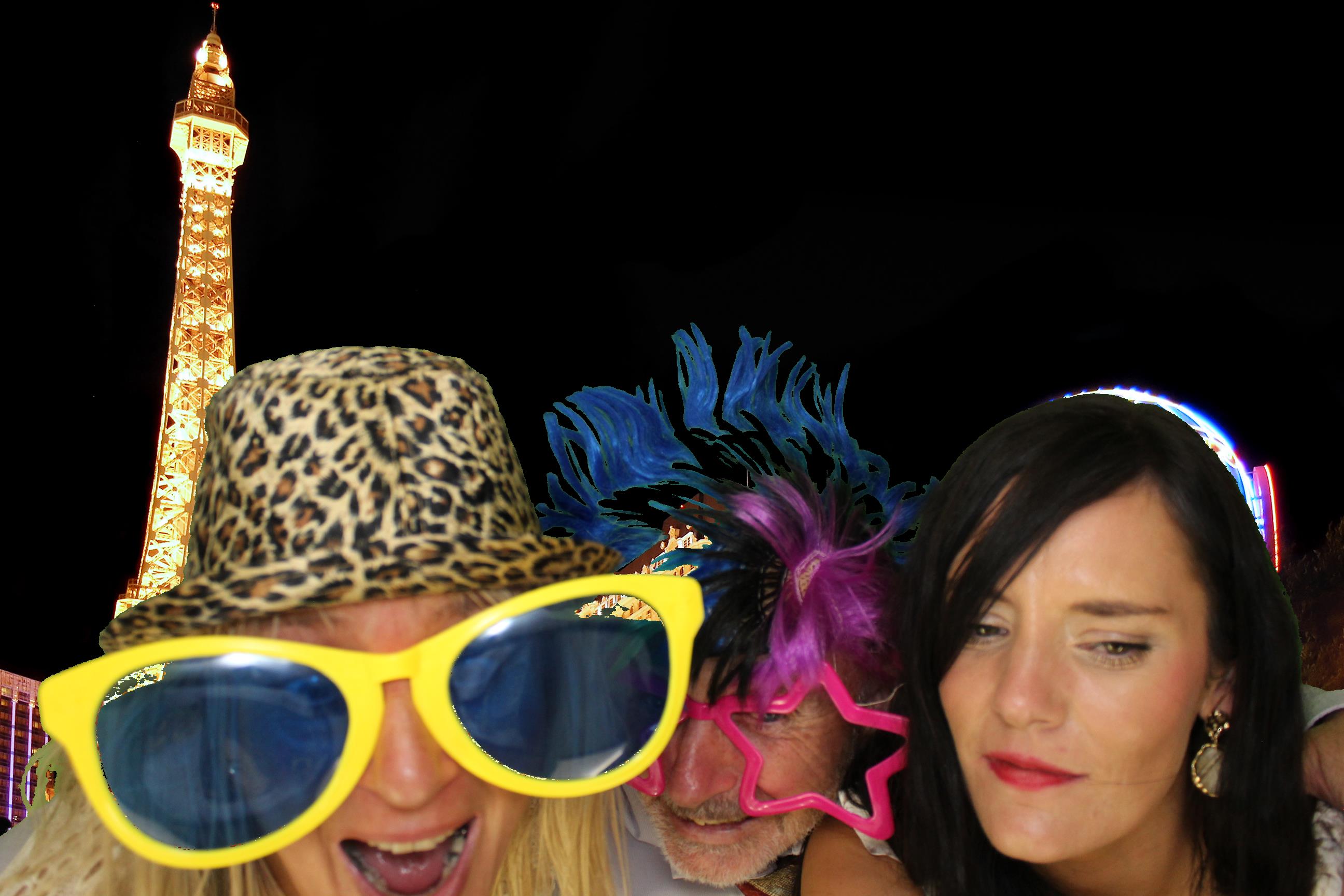 Kim & Dom's Wedding | View more photos from the event at gallery.omegaphotobooths.co.uk/u/Omega-Photobooths/Kim-Doms-Wedding