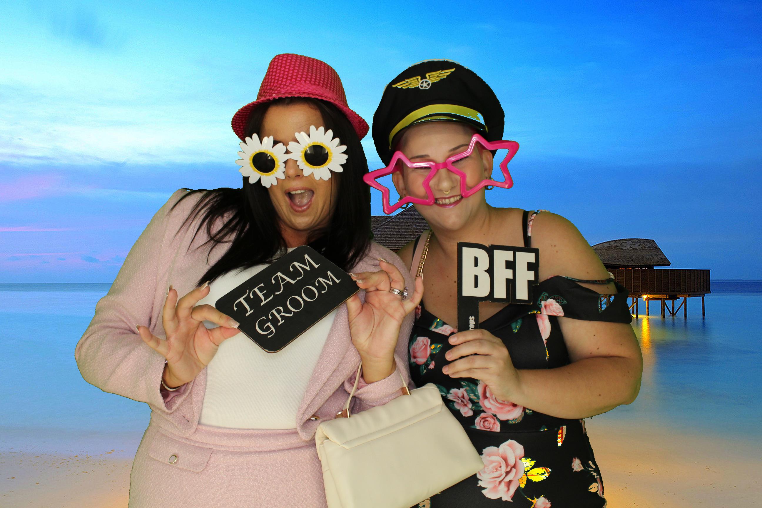 Kim & Dom's Wedding | View more photos from the event at gallery.omegaphotobooths.co.uk/u/Omega-Photobooths/Kim-Doms-Wedding