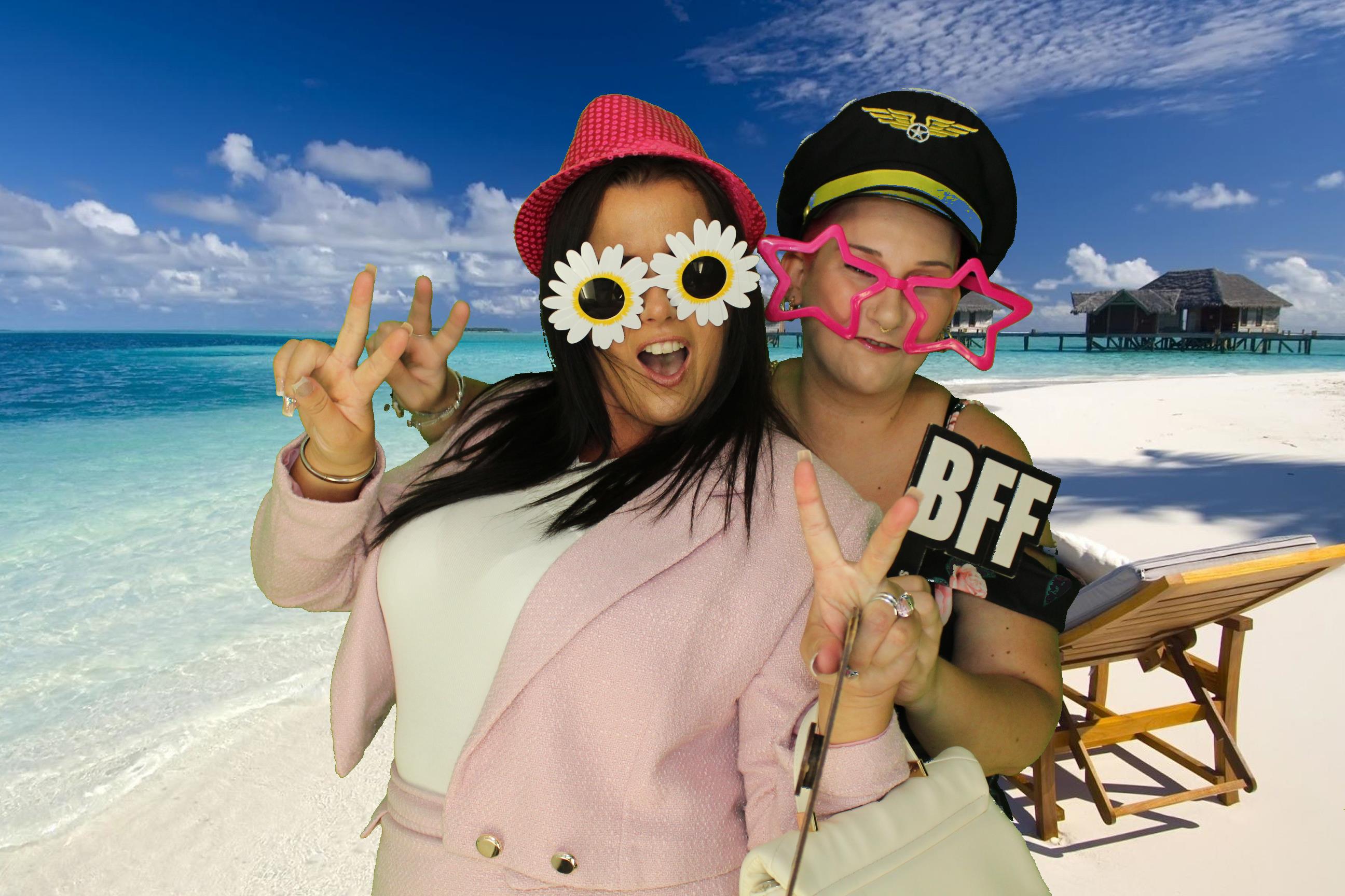 Kim & Dom's Wedding | View more photos from the event at gallery.omegaphotobooths.co.uk/u/Omega-Photobooths/Kim-Doms-Wedding