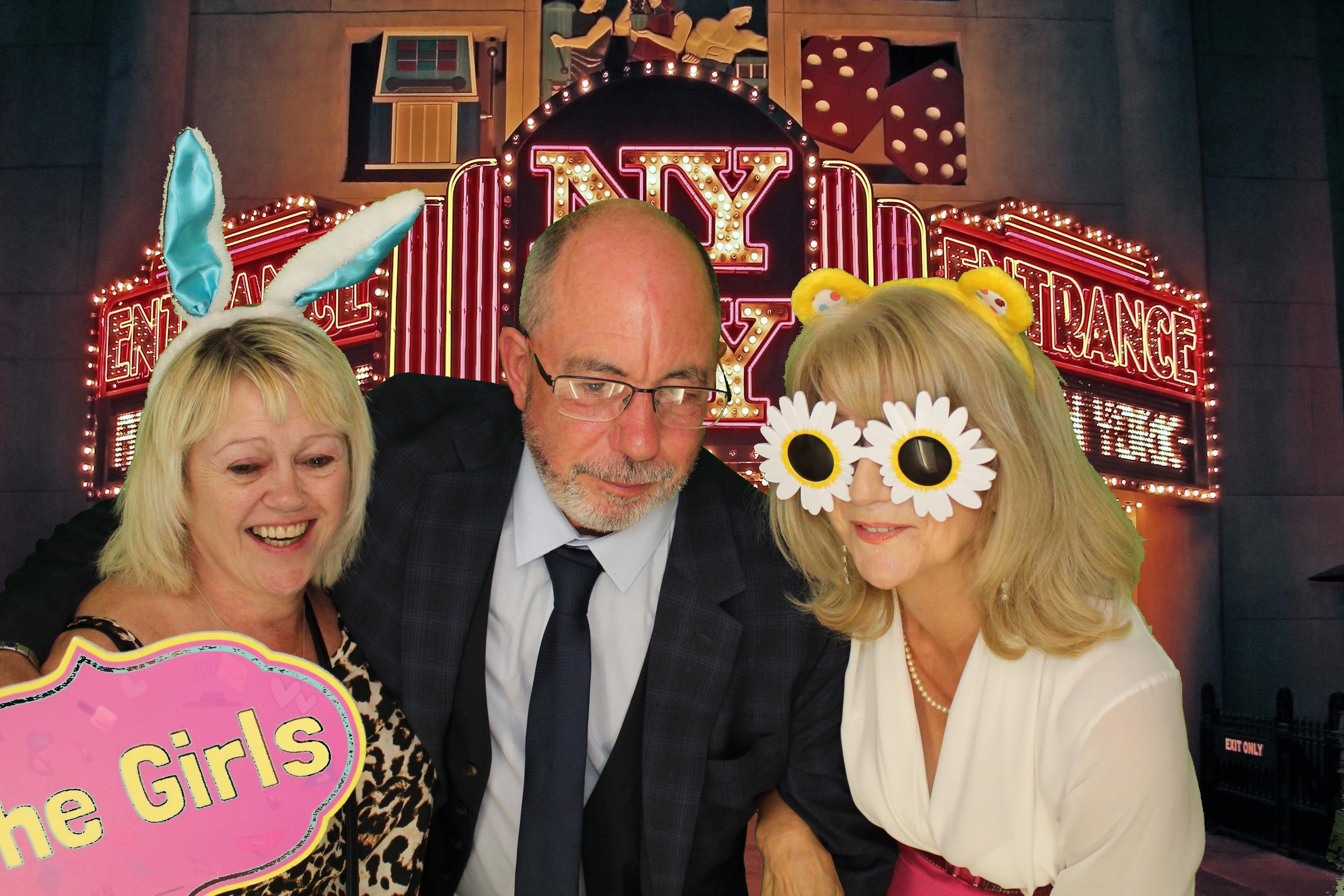 Kim & Dom's Wedding | View more photos from the event at gallery.omegaphotobooths.co.uk/u/Omega-Photobooths/Kim-Doms-Wedding