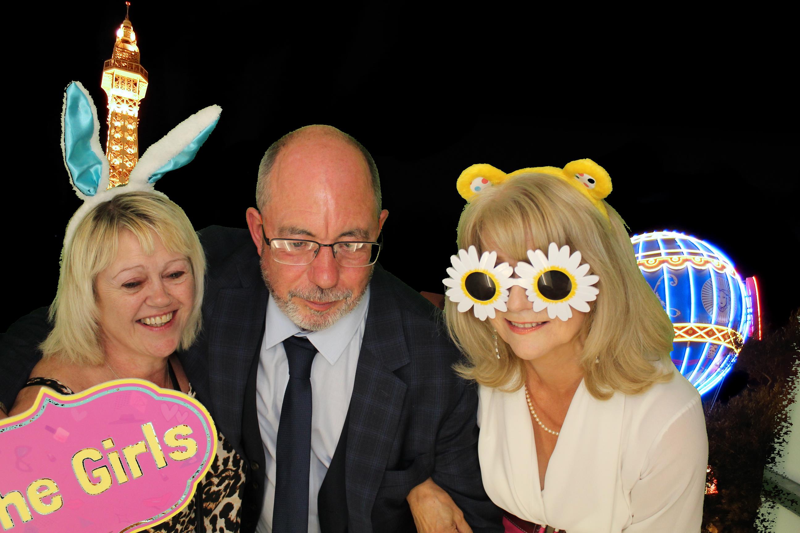 Kim & Dom's Wedding | View more photos from the event at gallery.omegaphotobooths.co.uk/u/Omega-Photobooths/Kim-Doms-Wedding