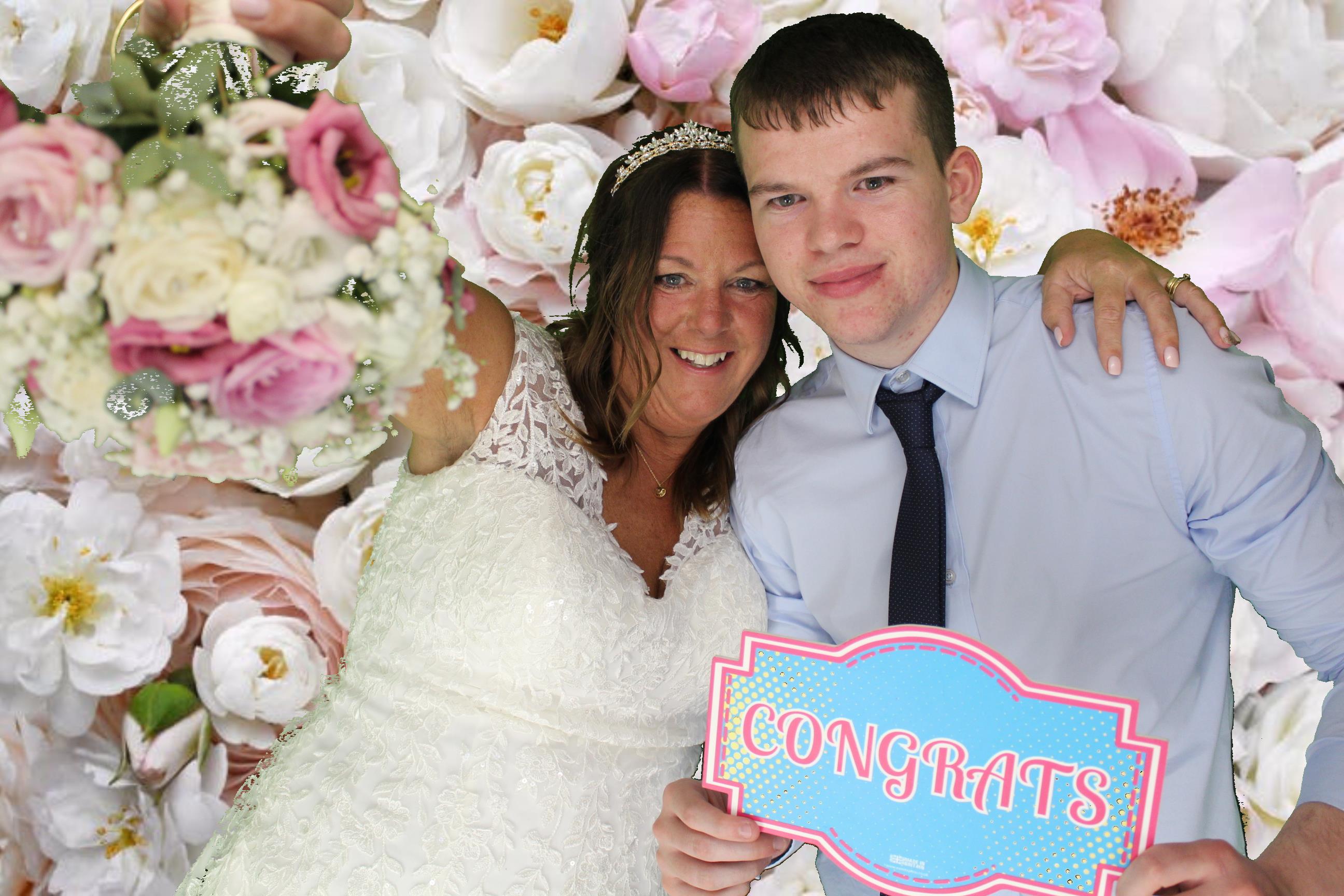 Kim & Dom's Wedding | View more photos from the event at gallery.omegaphotobooths.co.uk/u/Omega-Photobooths/Kim-Doms-Wedding