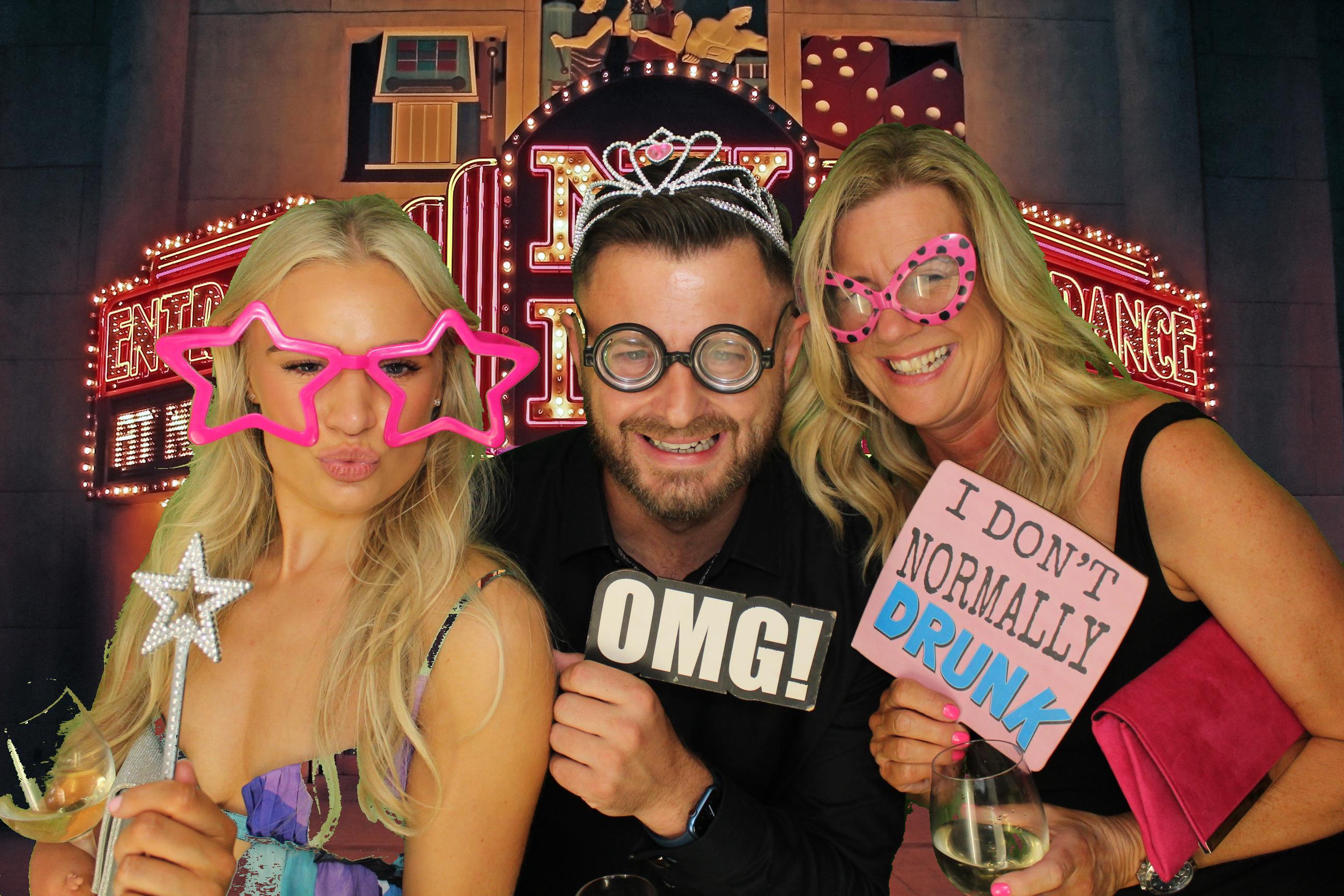 Kim & Dom's Wedding | View more photos from the event at gallery.omegaphotobooths.co.uk/u/Omega-Photobooths/Kim-Doms-Wedding