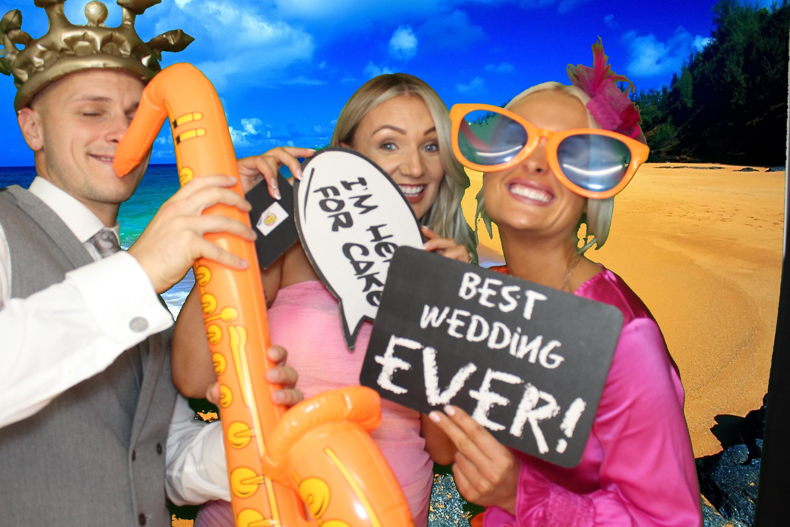 Leah & Lee's Wedding | View more photos from the event at gallery.omegaphotobooths.co.uk/u/Omega-Photobooths/Leah-Lees-Wedding