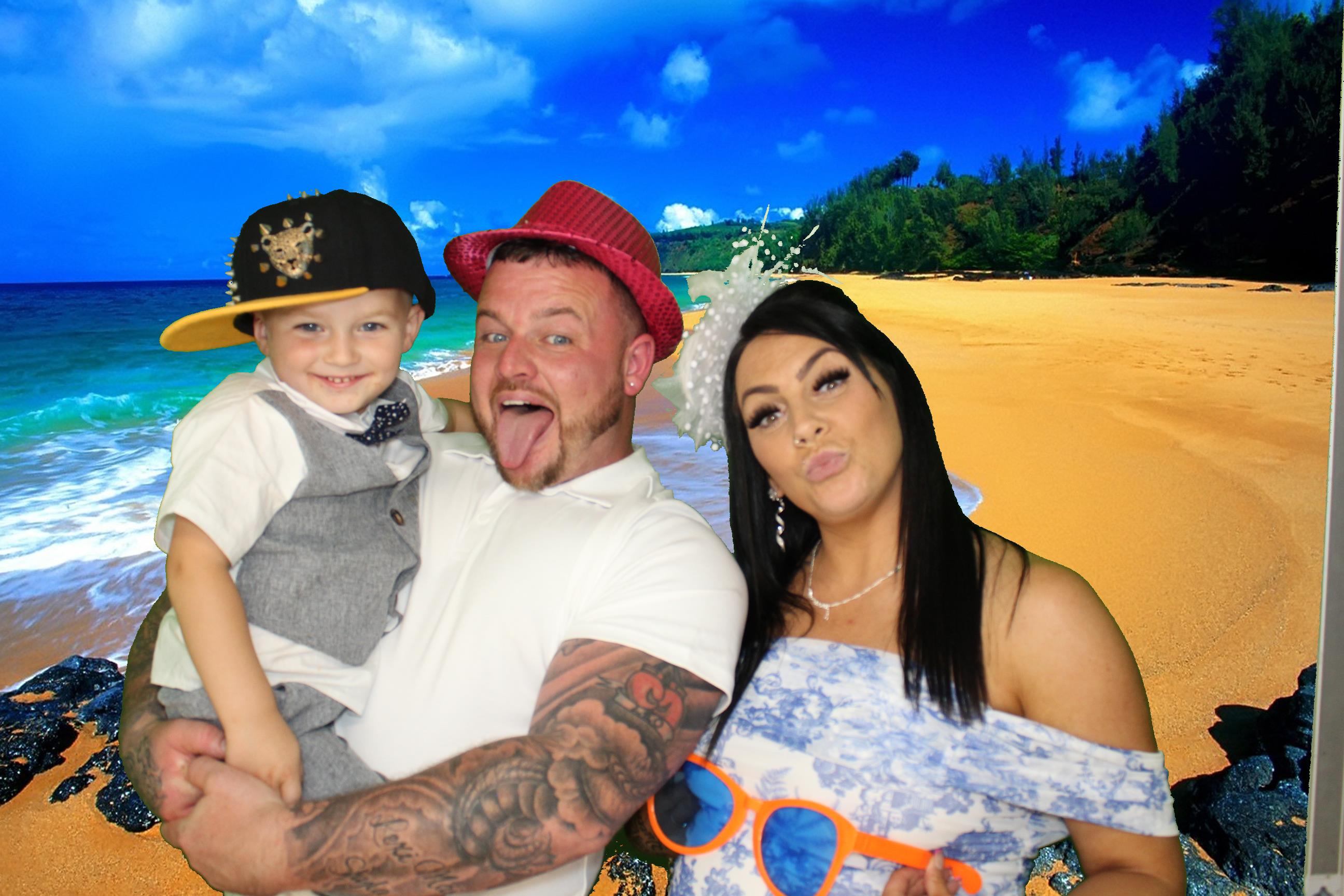 Leah & Lee's Wedding | View more photos from the event at gallery.omegaphotobooths.co.uk/u/Omega-Photobooths/Leah-Lees-Wedding