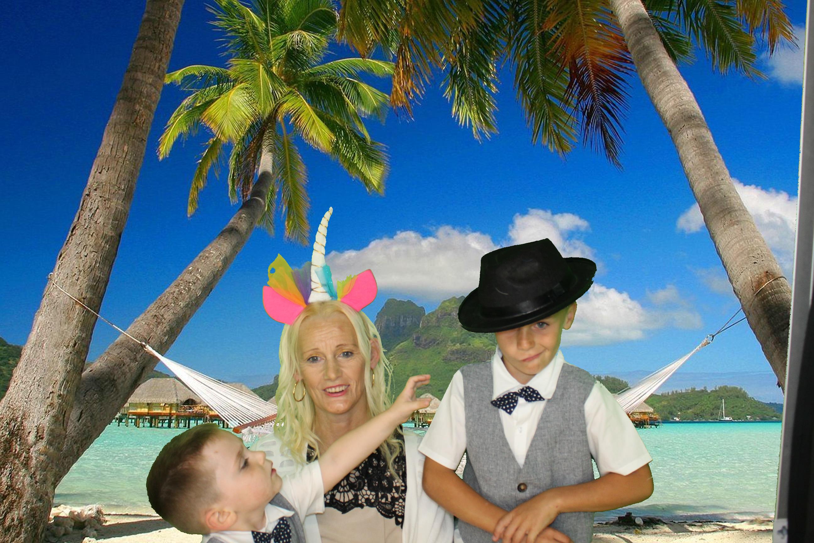 Leah & Lee's Wedding | View more photos from the event at gallery.omegaphotobooths.co.uk/u/Omega-Photobooths/Leah-Lees-Wedding