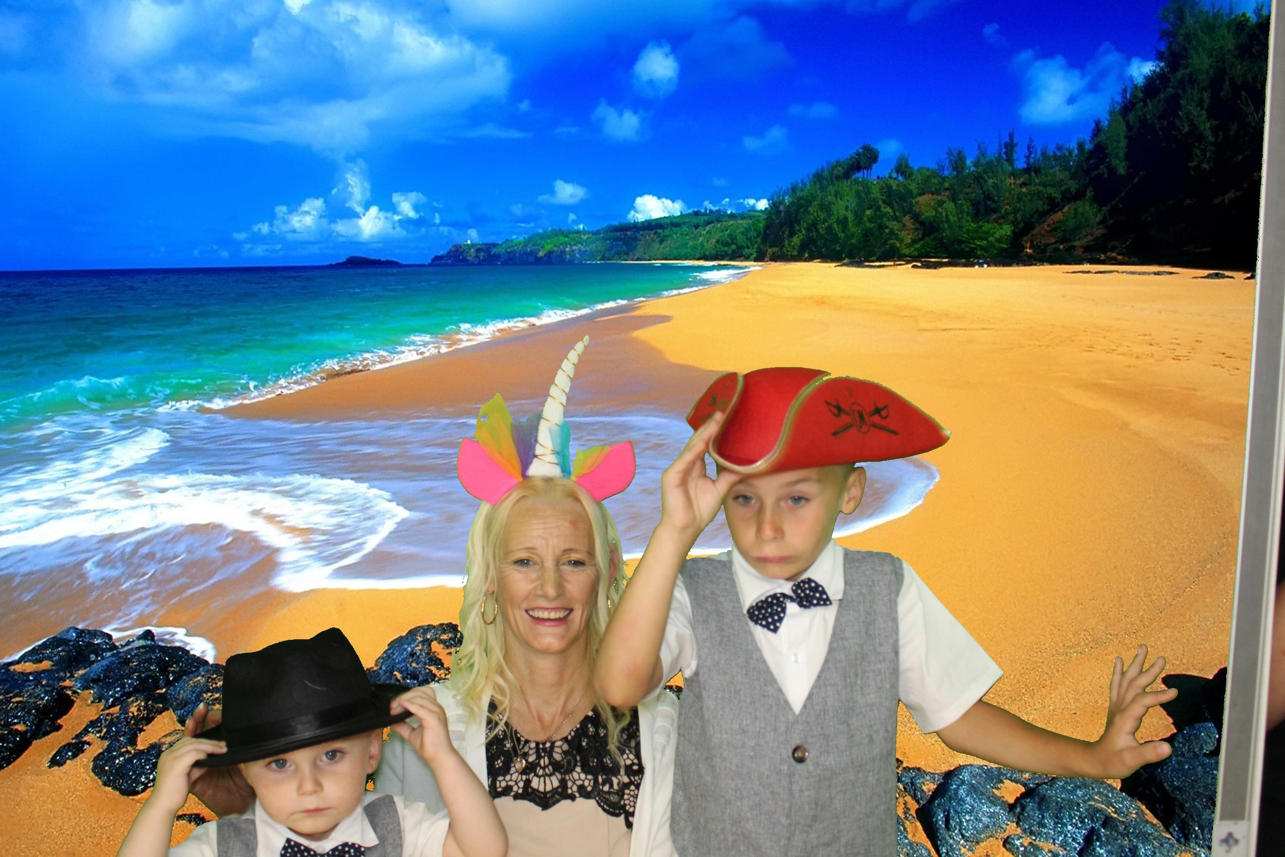 Leah & Lee's Wedding | View more photos from the event at gallery.omegaphotobooths.co.uk/u/Omega-Photobooths/Leah-Lees-Wedding