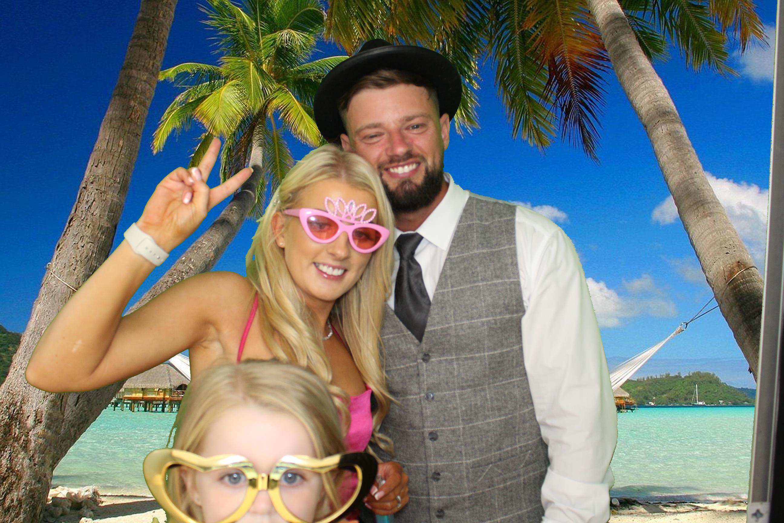 Leah & Lee's Wedding | View more photos from the event at gallery.omegaphotobooths.co.uk/u/Omega-Photobooths/Leah-Lees-Wedding