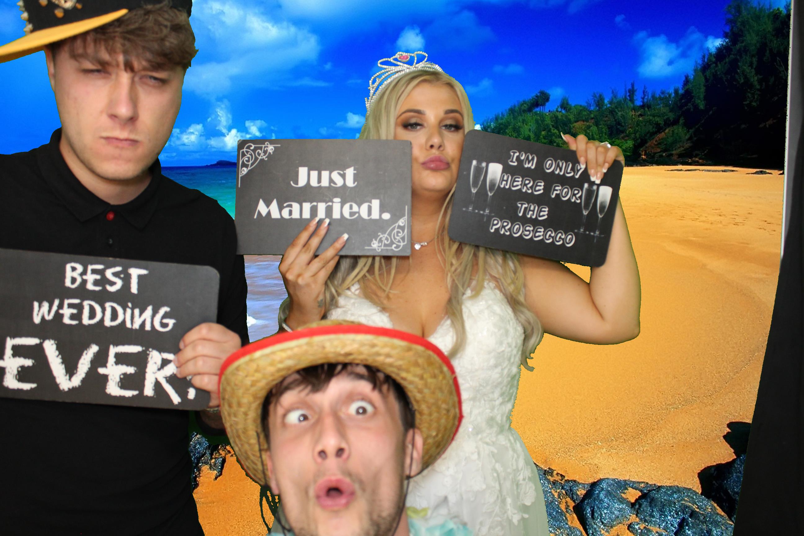 Leah & Lee's Wedding | View more photos from the event at gallery.omegaphotobooths.co.uk/u/Omega-Photobooths/Leah-Lees-Wedding