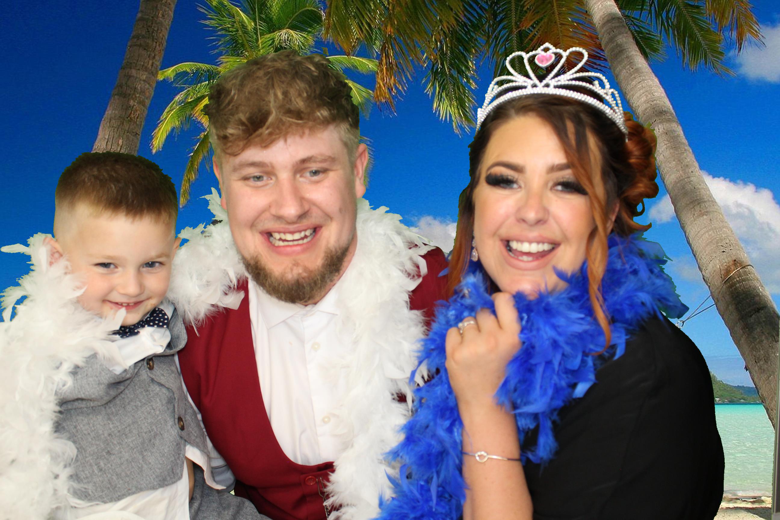 Leah & Lee's Wedding | View more photos from the event at gallery.omegaphotobooths.co.uk/u/Omega-Photobooths/Leah-Lees-Wedding