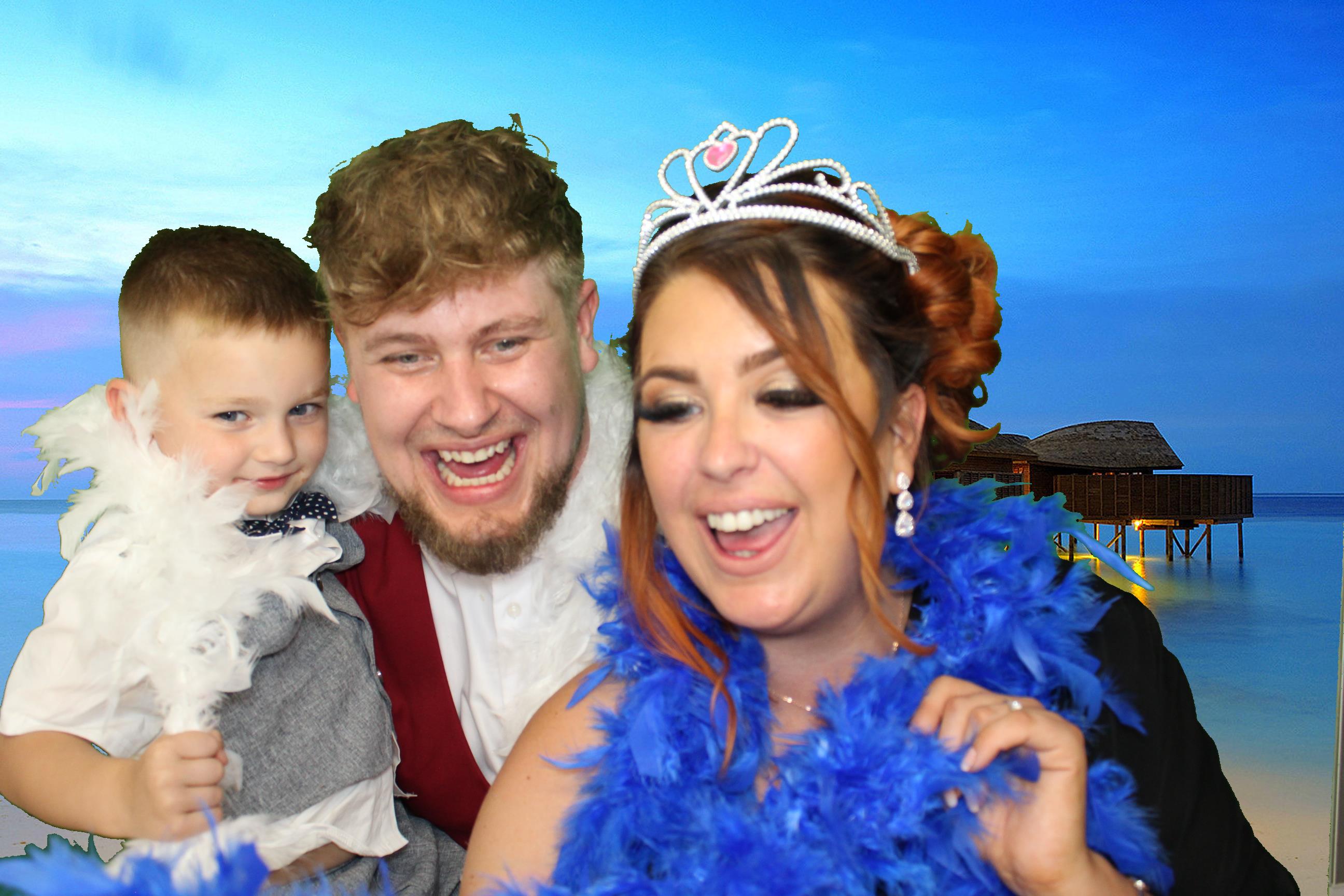 Leah & Lee's Wedding | View more photos from the event at gallery.omegaphotobooths.co.uk/u/Omega-Photobooths/Leah-Lees-Wedding