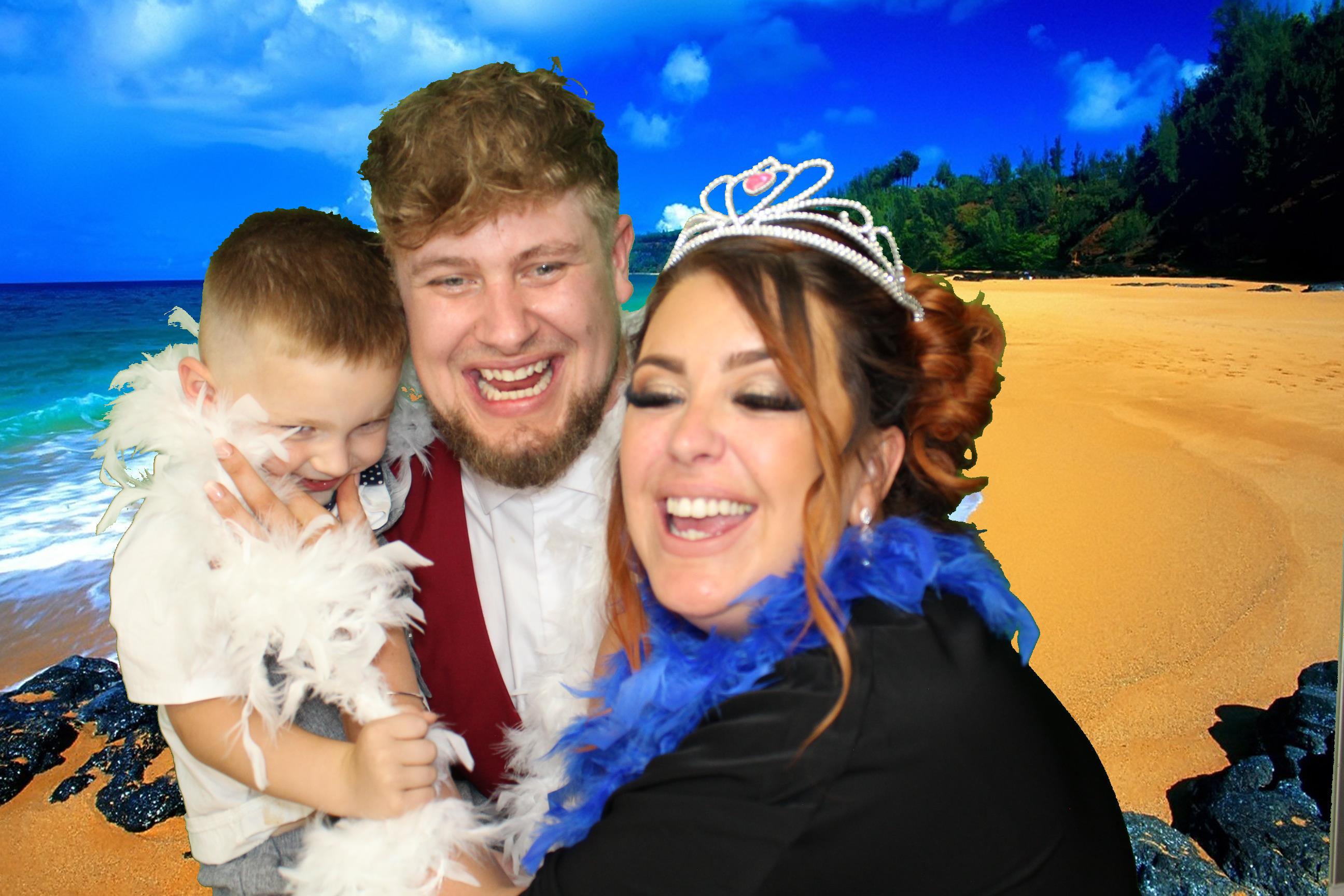 Leah & Lee's Wedding | View more photos from the event at gallery.omegaphotobooths.co.uk/u/Omega-Photobooths/Leah-Lees-Wedding