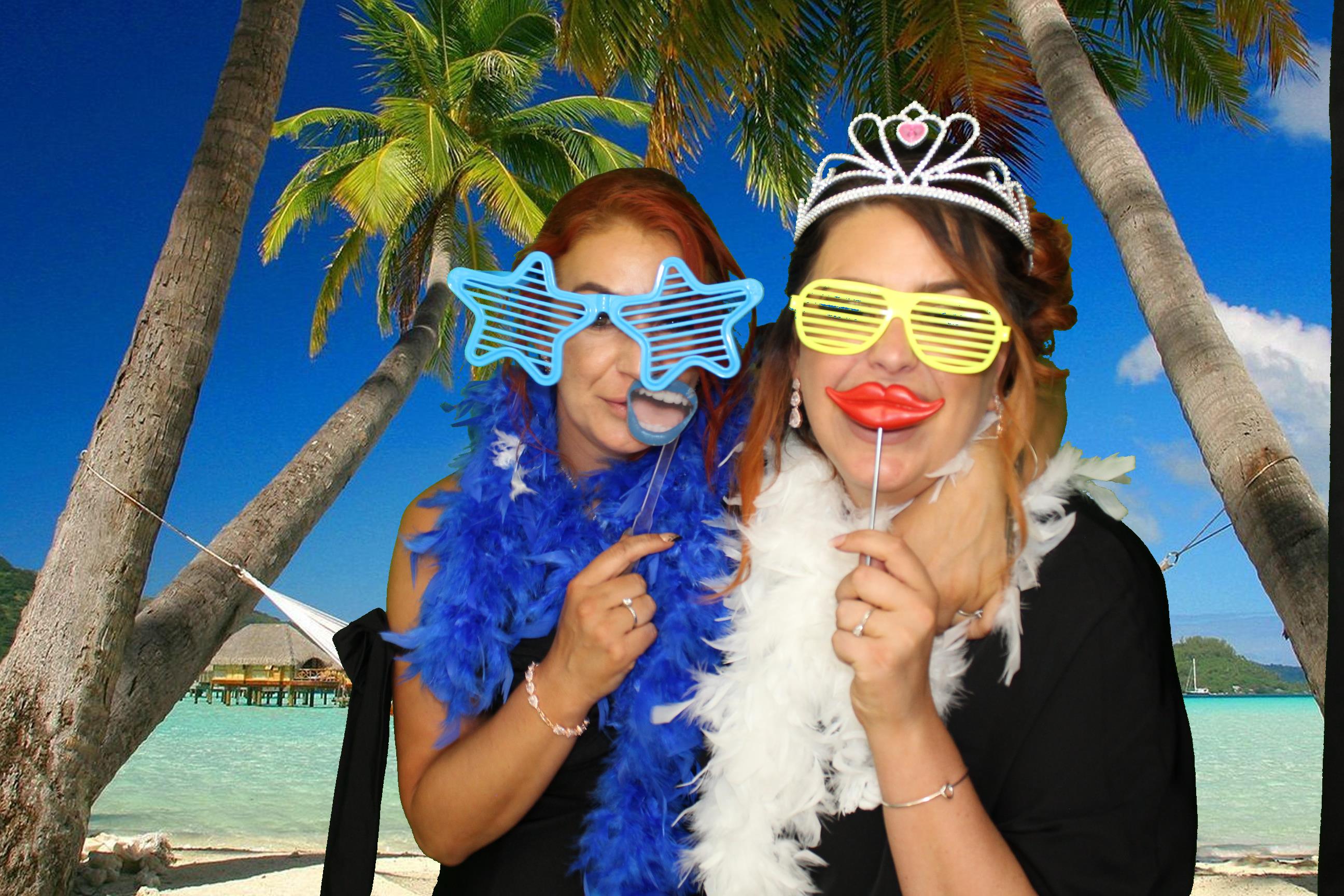 Leah & Lee's Wedding | View more photos from the event at gallery.omegaphotobooths.co.uk/u/Omega-Photobooths/Leah-Lees-Wedding