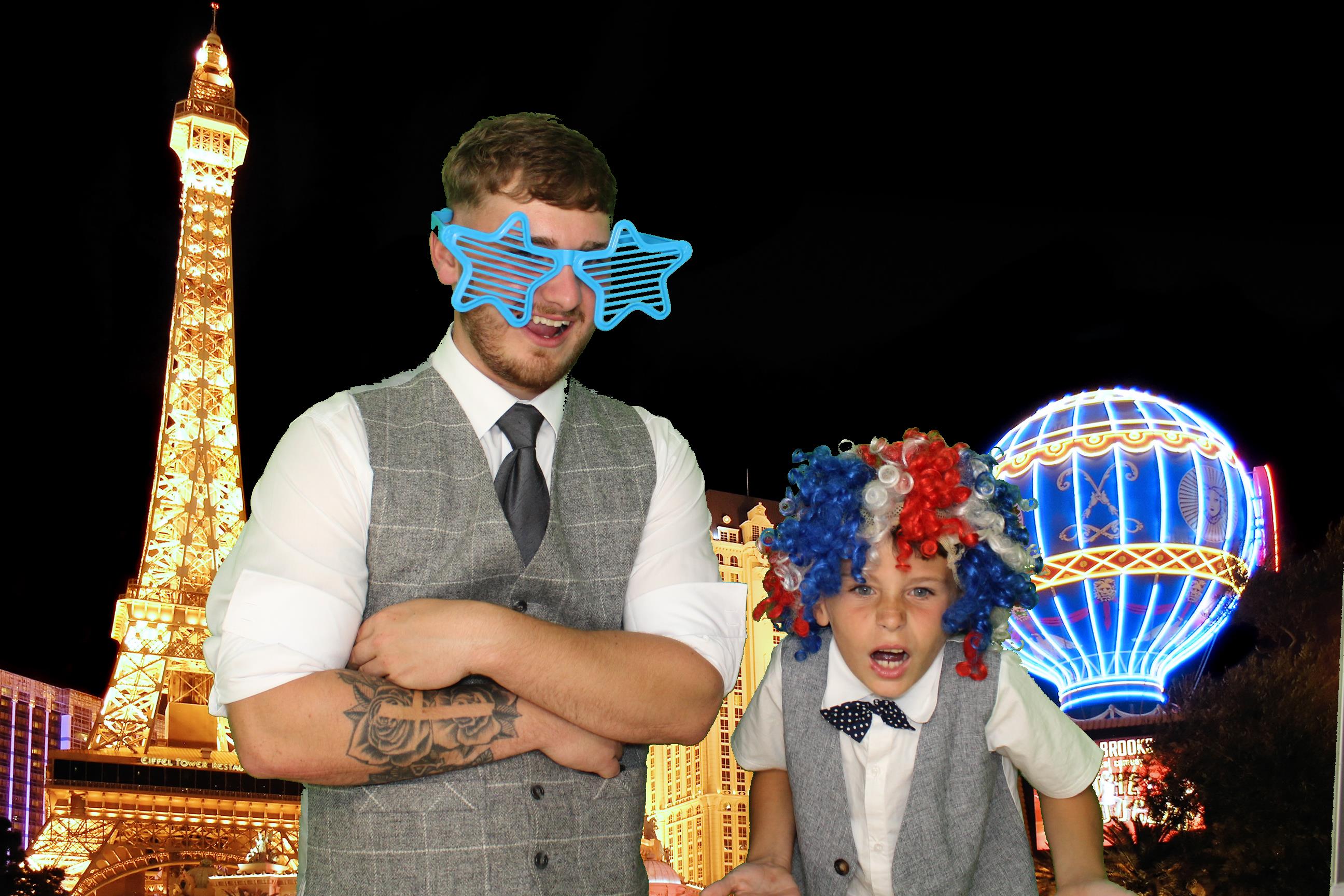 Leah & Lee's Wedding | View more photos from the event at gallery.omegaphotobooths.co.uk/u/Omega-Photobooths/Leah-Lees-Wedding