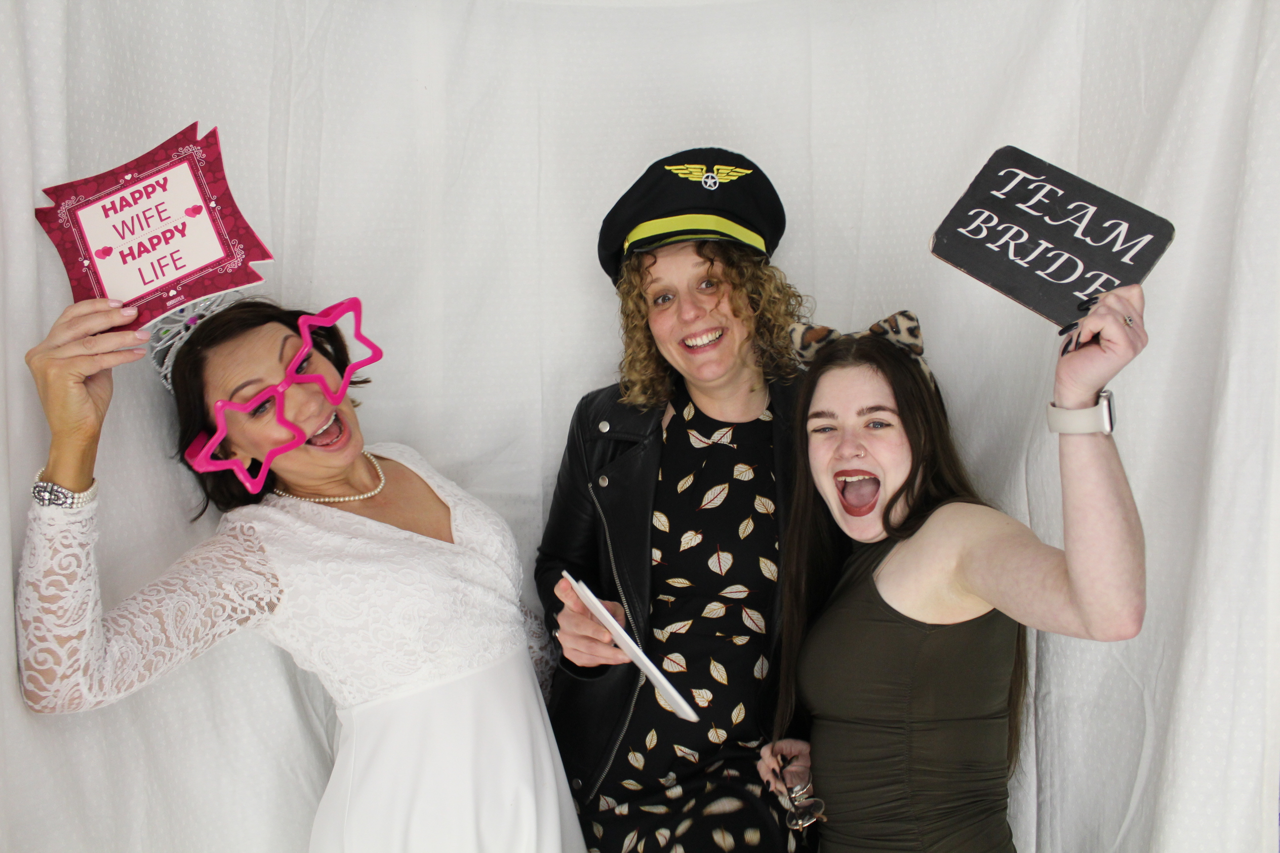 Michelle and Roger's Wedding | View more photos from the event at gallery.omegaphotobooths.co.uk/u/Omega-Photobooths/Michelle-and-Rogers-Wedding