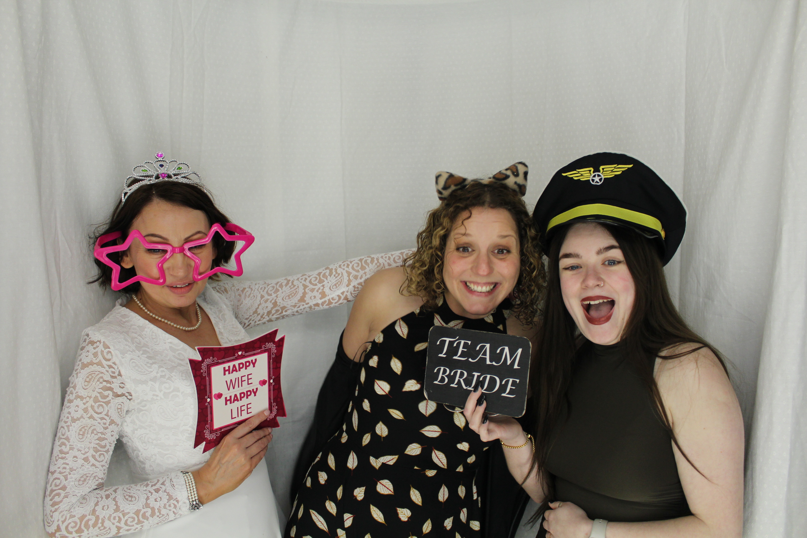 Michelle and Roger's Wedding | View more photos from the event at gallery.omegaphotobooths.co.uk/u/Omega-Photobooths/Michelle-and-Rogers-Wedding