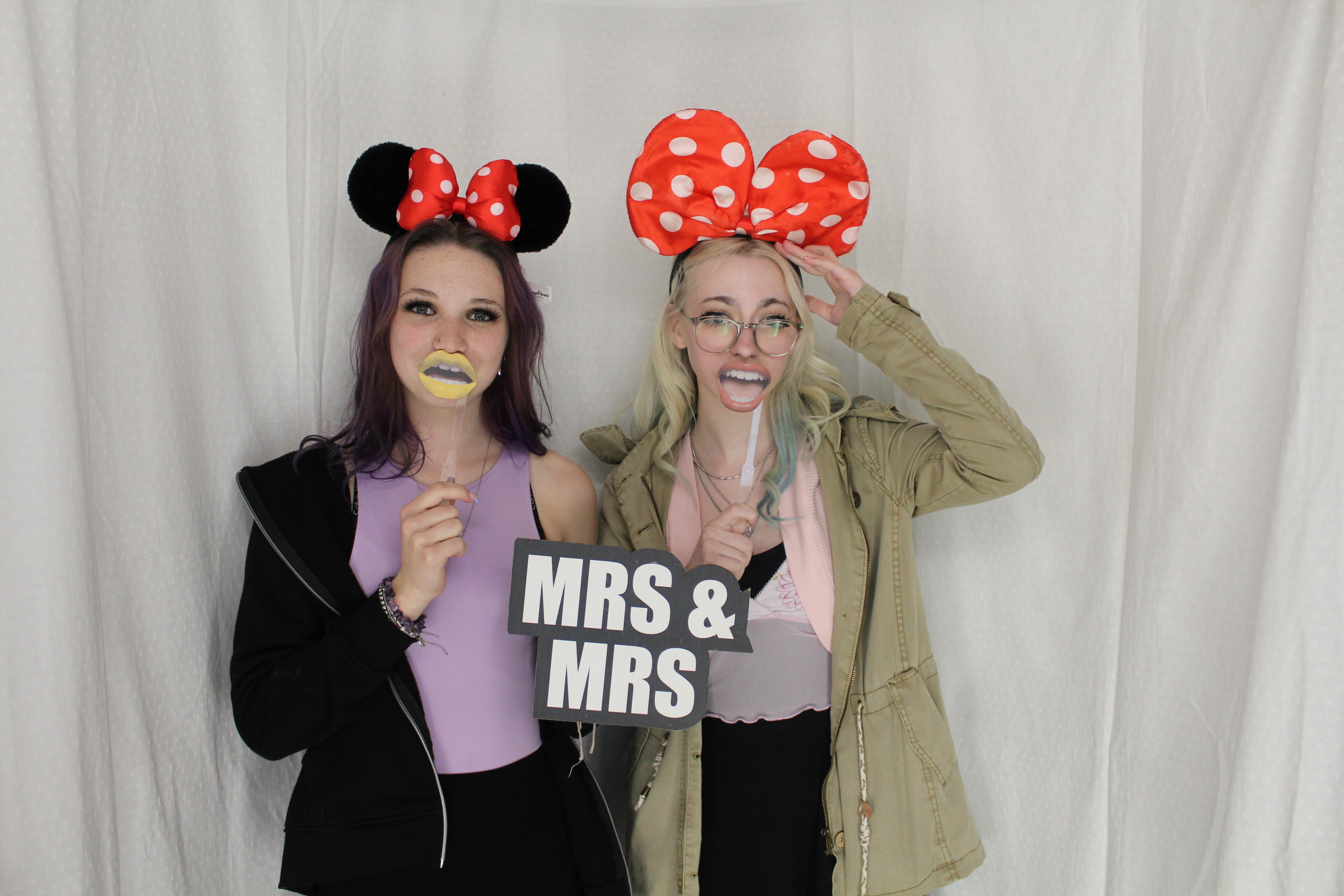 Michelle and Roger's Wedding | View more photos from the event at gallery.omegaphotobooths.co.uk/u/Omega-Photobooths/Michelle-and-Rogers-Wedding