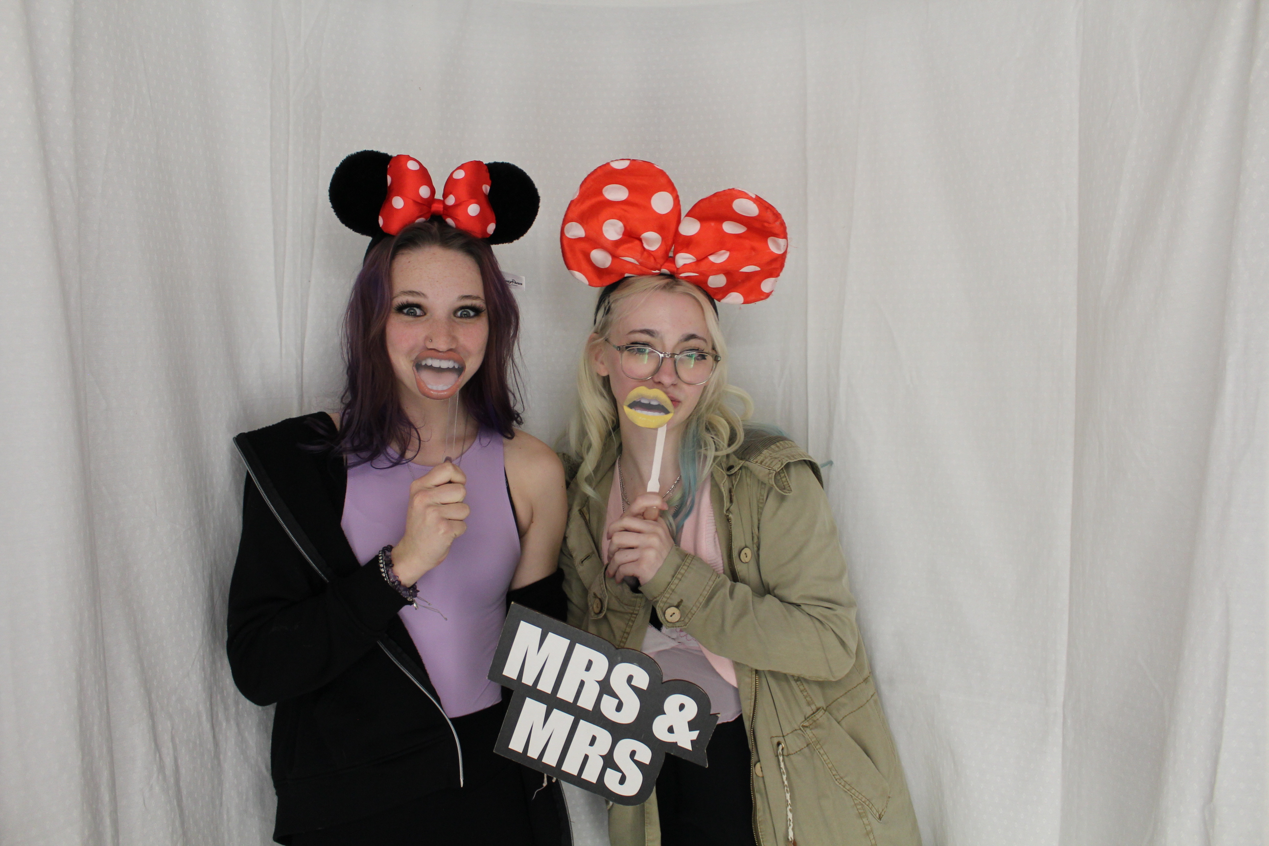 Michelle and Roger's Wedding | View more photos from the event at gallery.omegaphotobooths.co.uk/u/Omega-Photobooths/Michelle-and-Rogers-Wedding