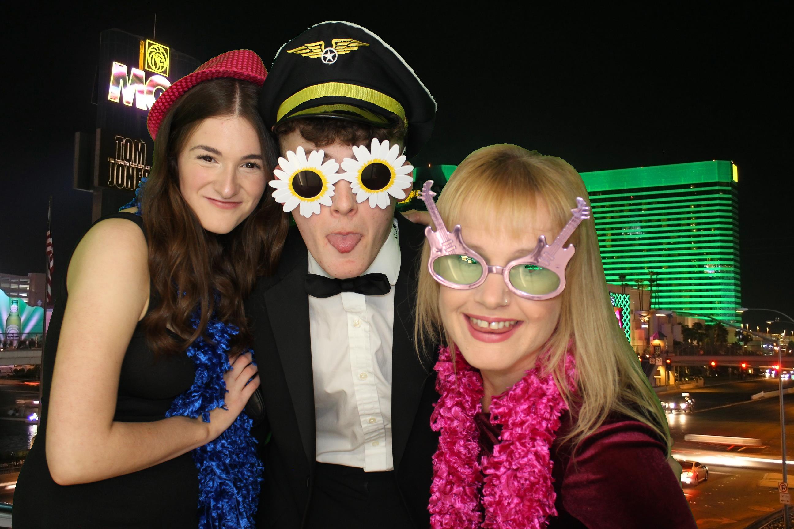 YORKMIX HERO AWARDS 2023 | View more photos from the event at gallery.omegaphotobooths.co.uk/u/Omega-Photobooths/YORKMIX-HERO-AWARDS-2023