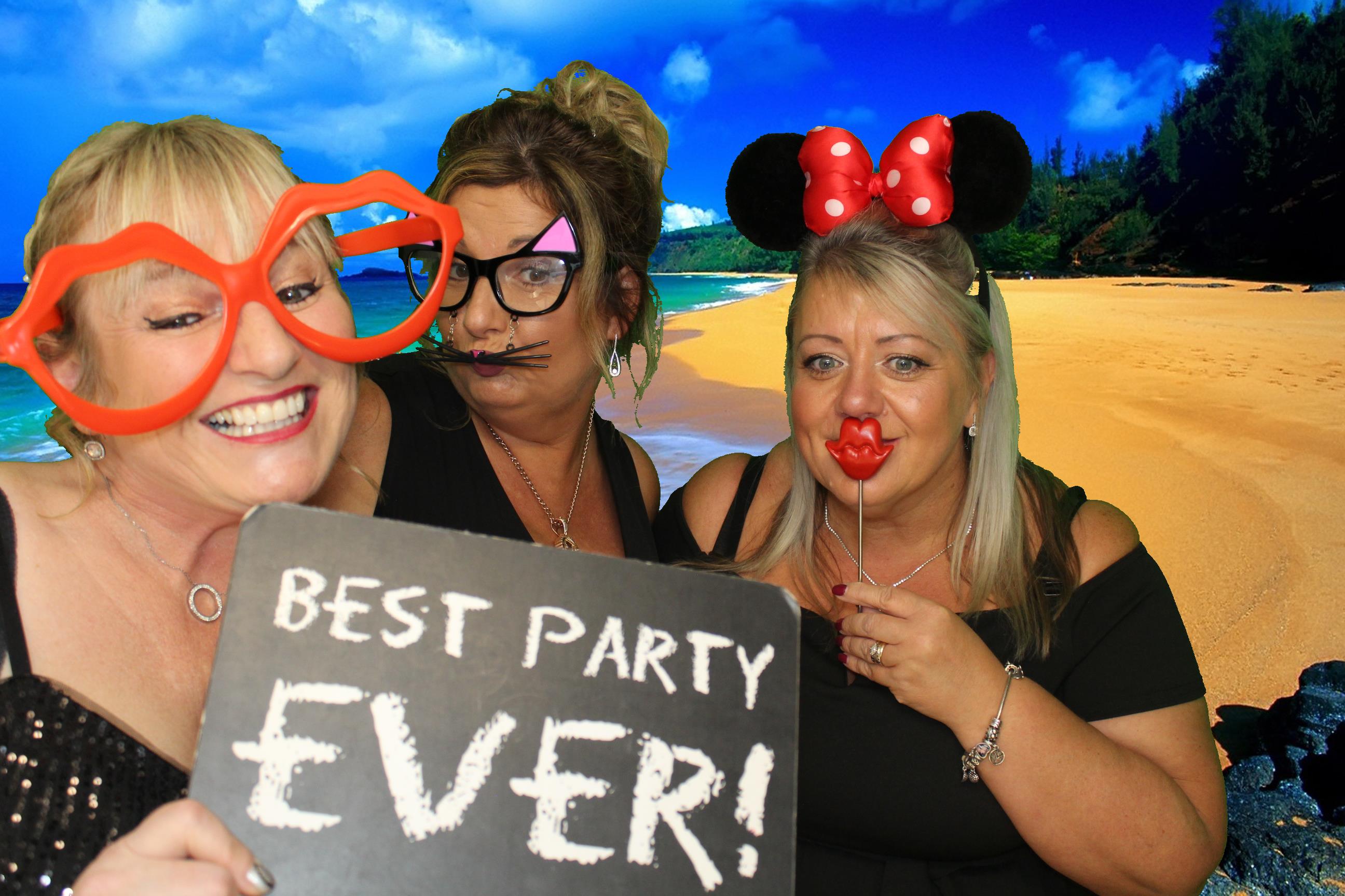 YORKMIX HERO AWARDS 2023 | View more photos from the event at gallery.omegaphotobooths.co.uk/u/Omega-Photobooths/YORKMIX-HERO-AWARDS-2023