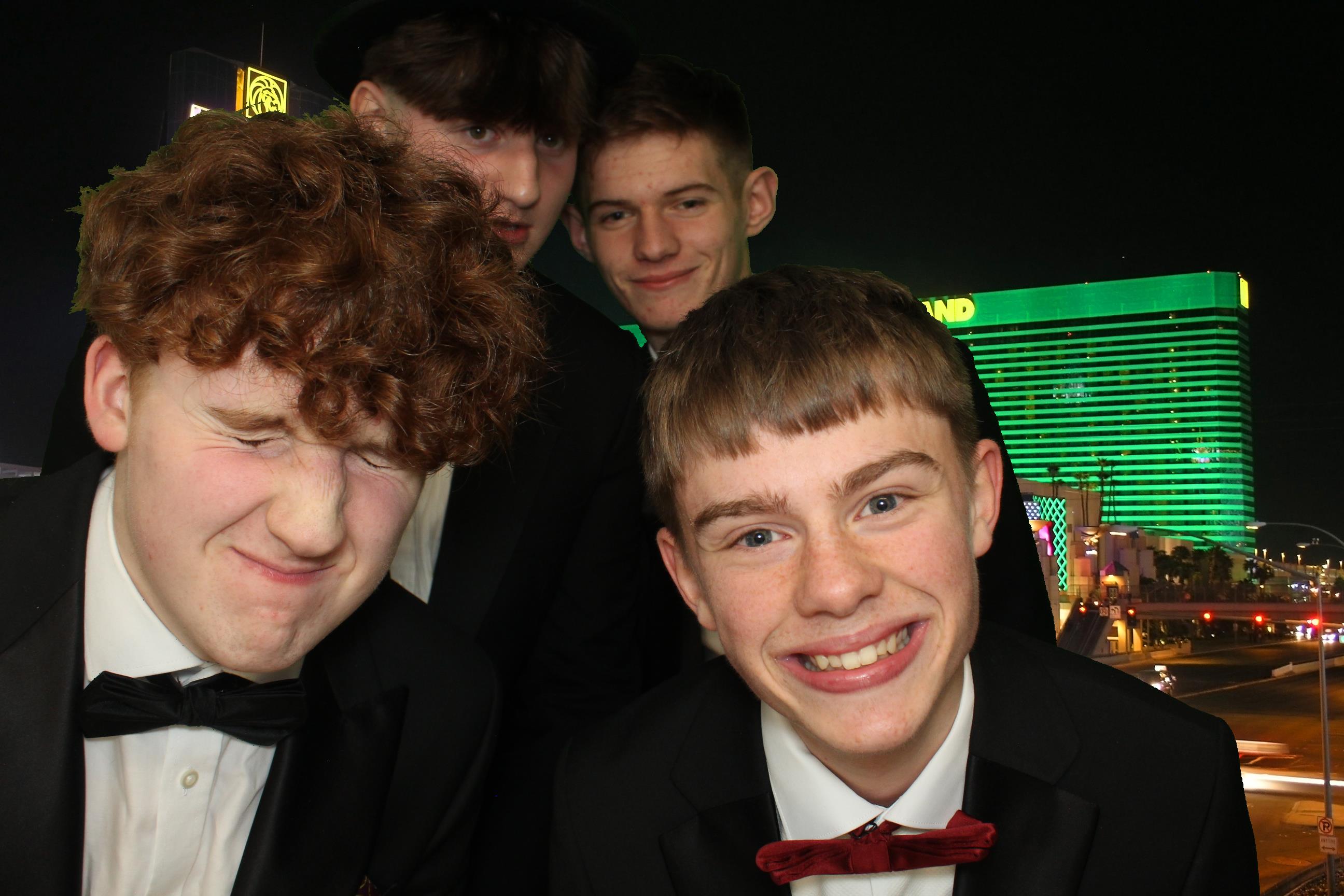 Read Xmas Ball | View more photos from the event at gallery.omegaphotobooths.co.uk/u/Omega-Photobooths/Read-Xmas-Ball