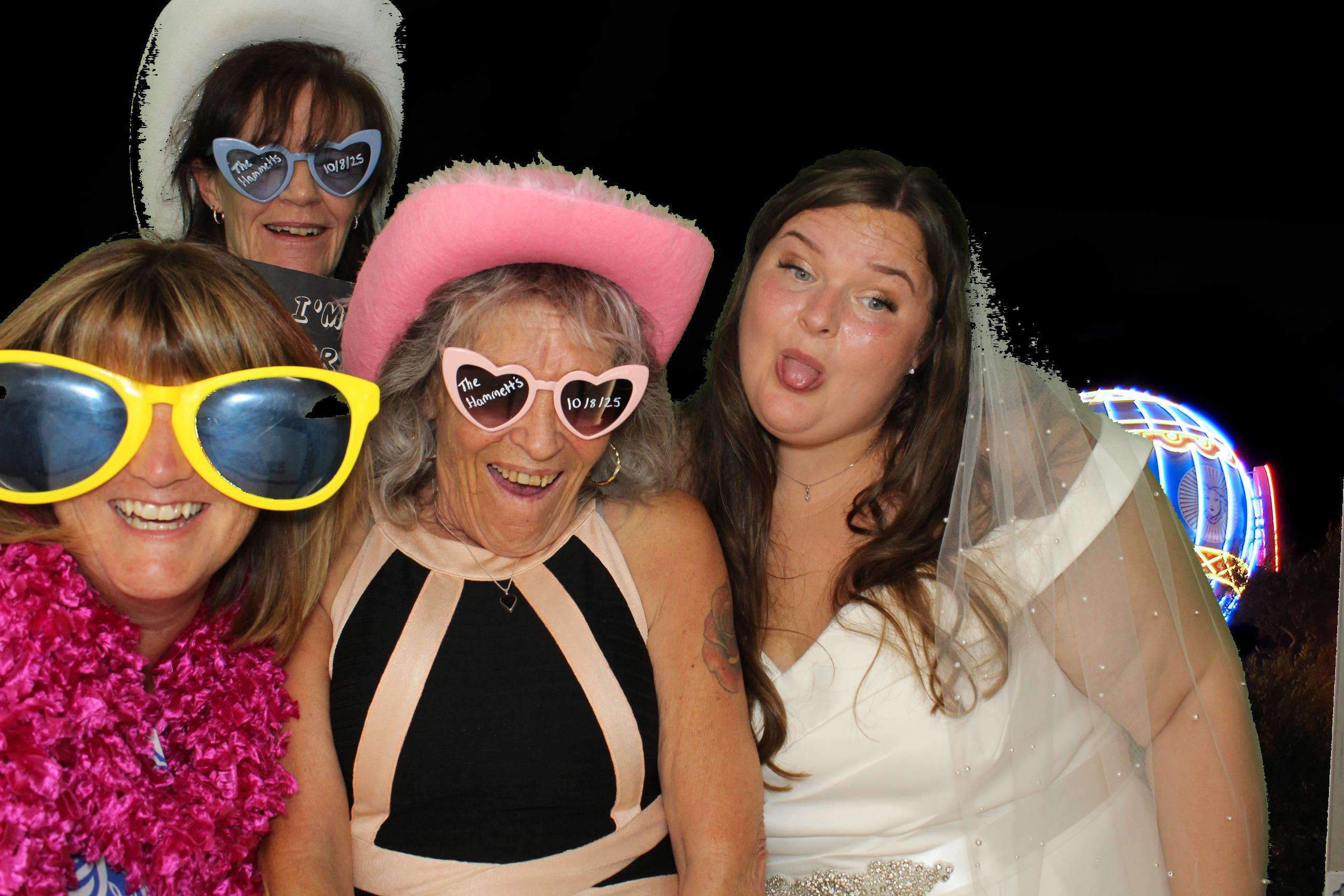 Bethany & Daniel | View more photos from the event at gallery.omegaphotobooths.co.uk/u/Omega-Photobooths/Bethany-Daniel
