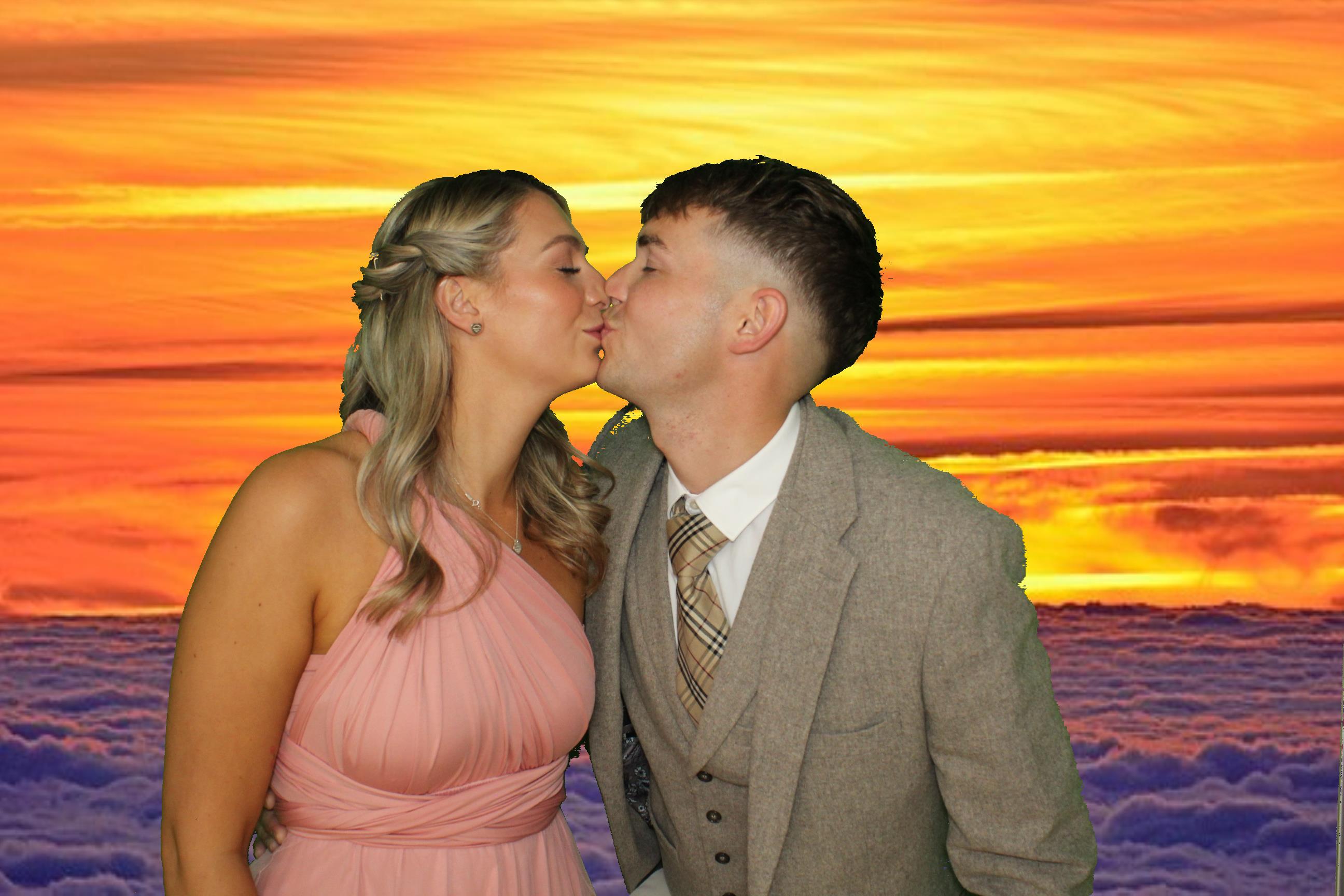 Daisy & Matt's Wedding | View more photos from the event at gallery.omegaphotobooths.co.uk/u/Omega-Photobooths/Daisy-Matts-Wedding