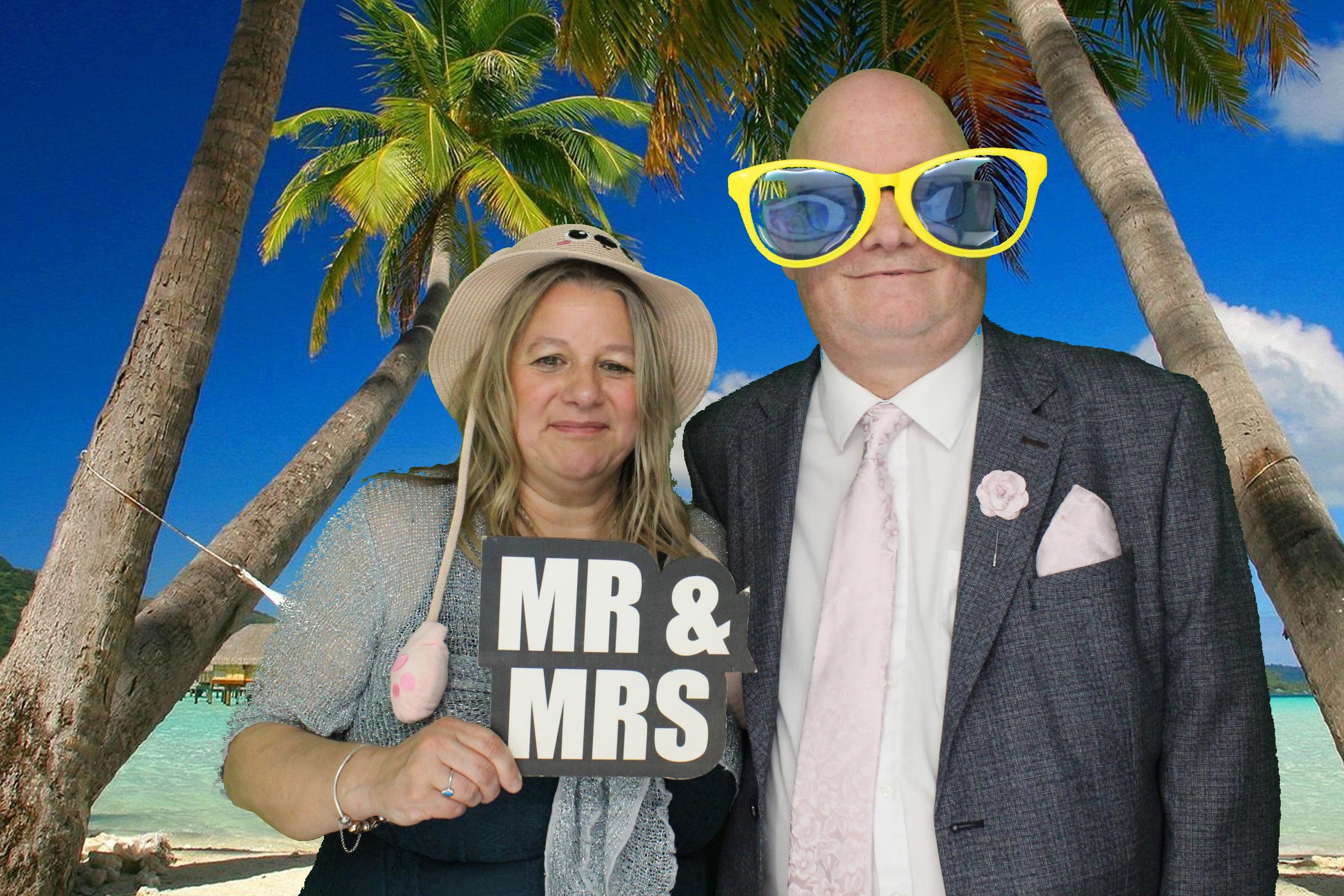 Lauren and Joe's Wedding | View more photos from the event at gallery.omegaphotobooths.co.uk/u/Omega-Photobooths/Lauren-and-Joes-Wedding