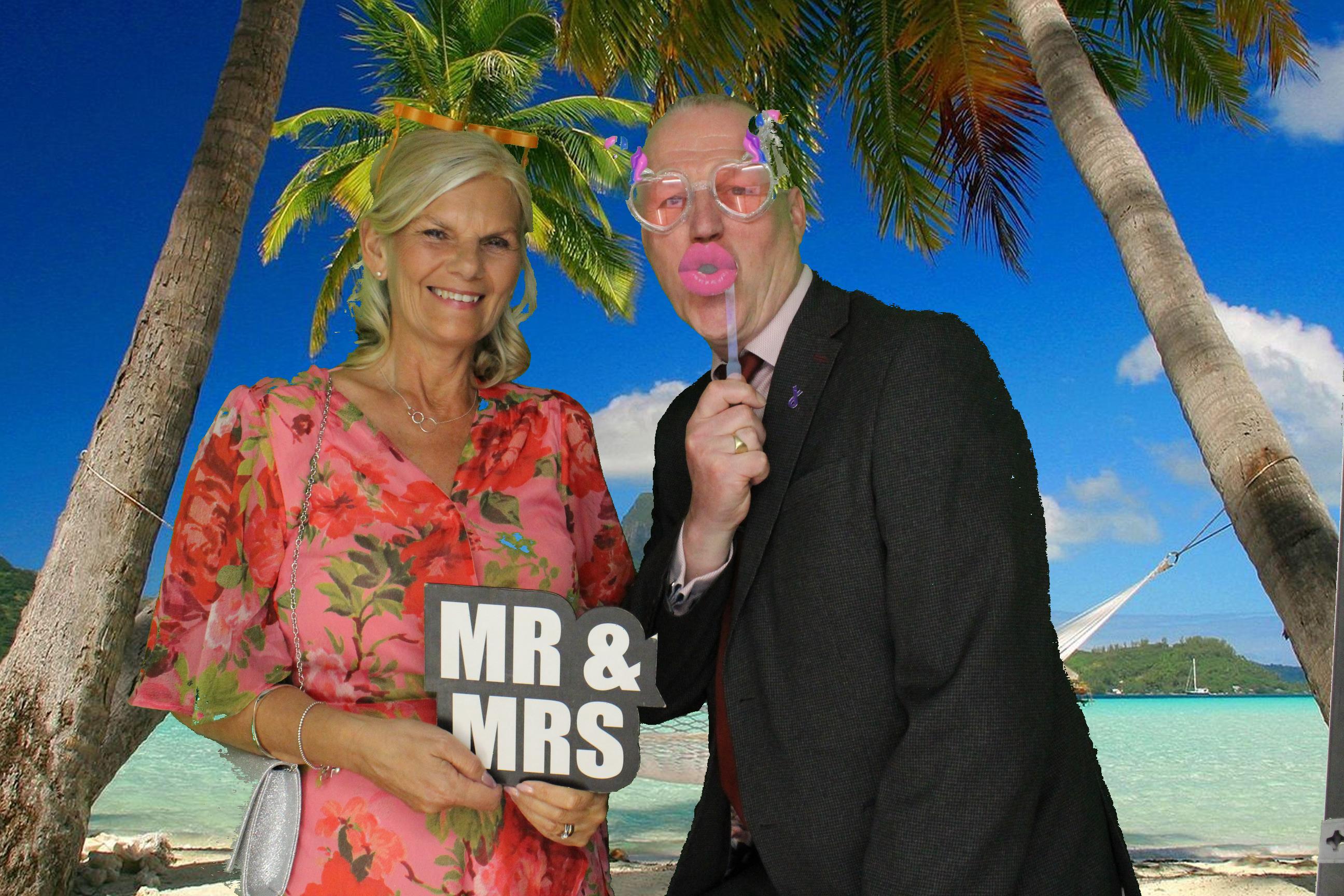 Lauren and Joe's Wedding | View more photos from the event at gallery.omegaphotobooths.co.uk/u/Omega-Photobooths/Lauren-and-Joes-Wedding