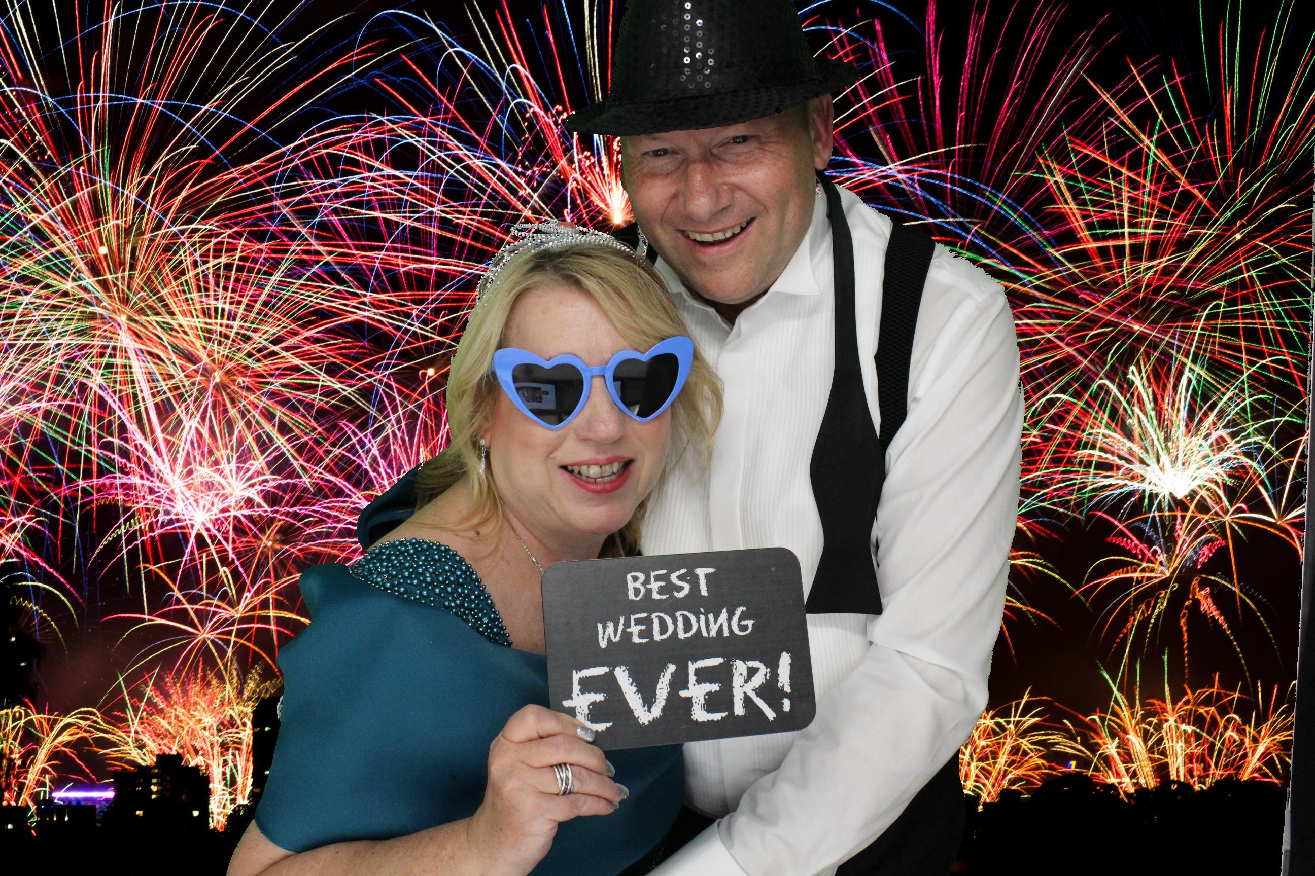 Lauren and Joe's Wedding | View more photos from the event at gallery.omegaphotobooths.co.uk/u/Omega-Photobooths/Lauren-and-Joes-Wedding