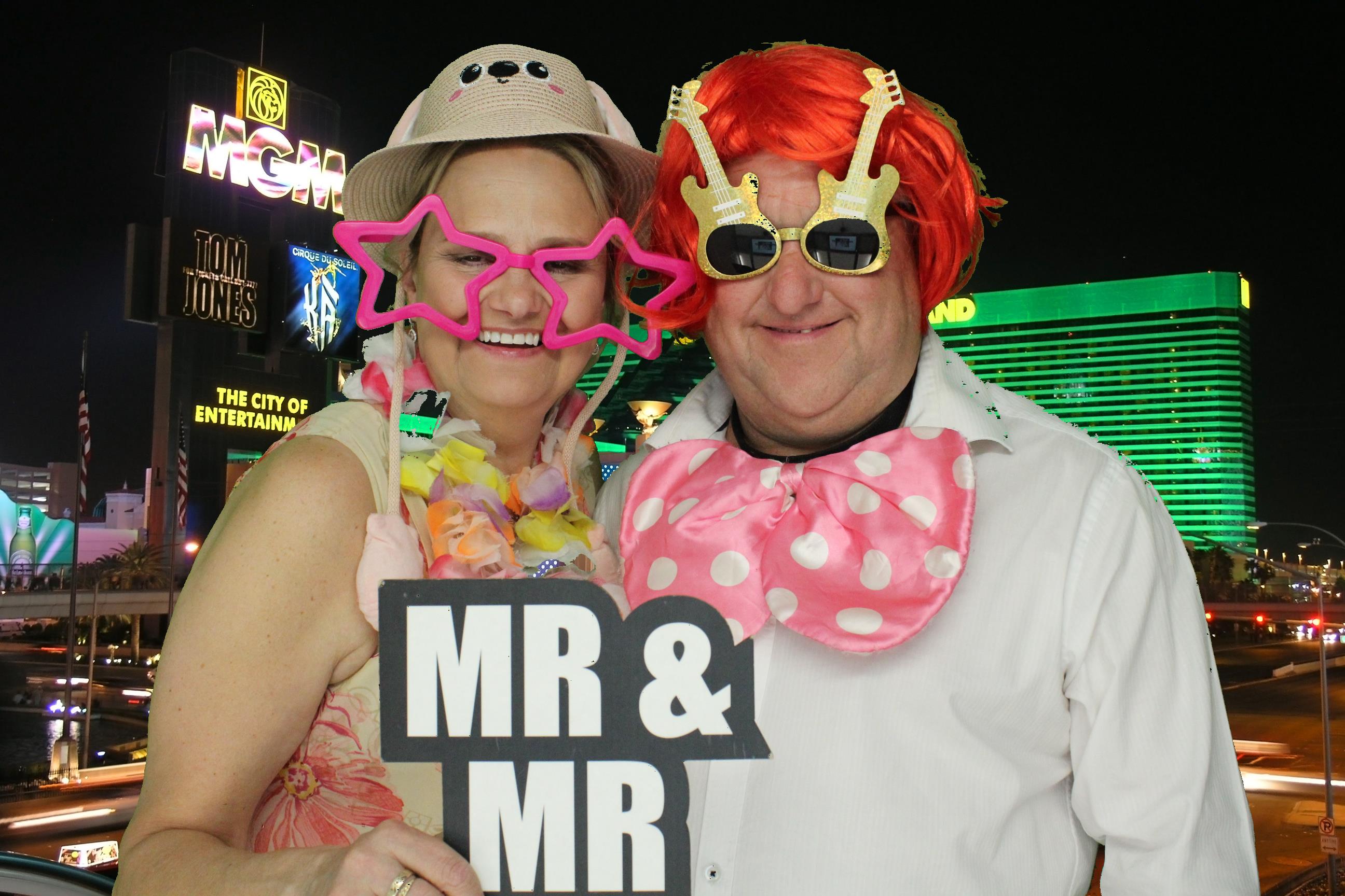 Lauren and Joe's Wedding | View more photos from the event at gallery.omegaphotobooths.co.uk/u/Omega-Photobooths/Lauren-and-Joes-Wedding