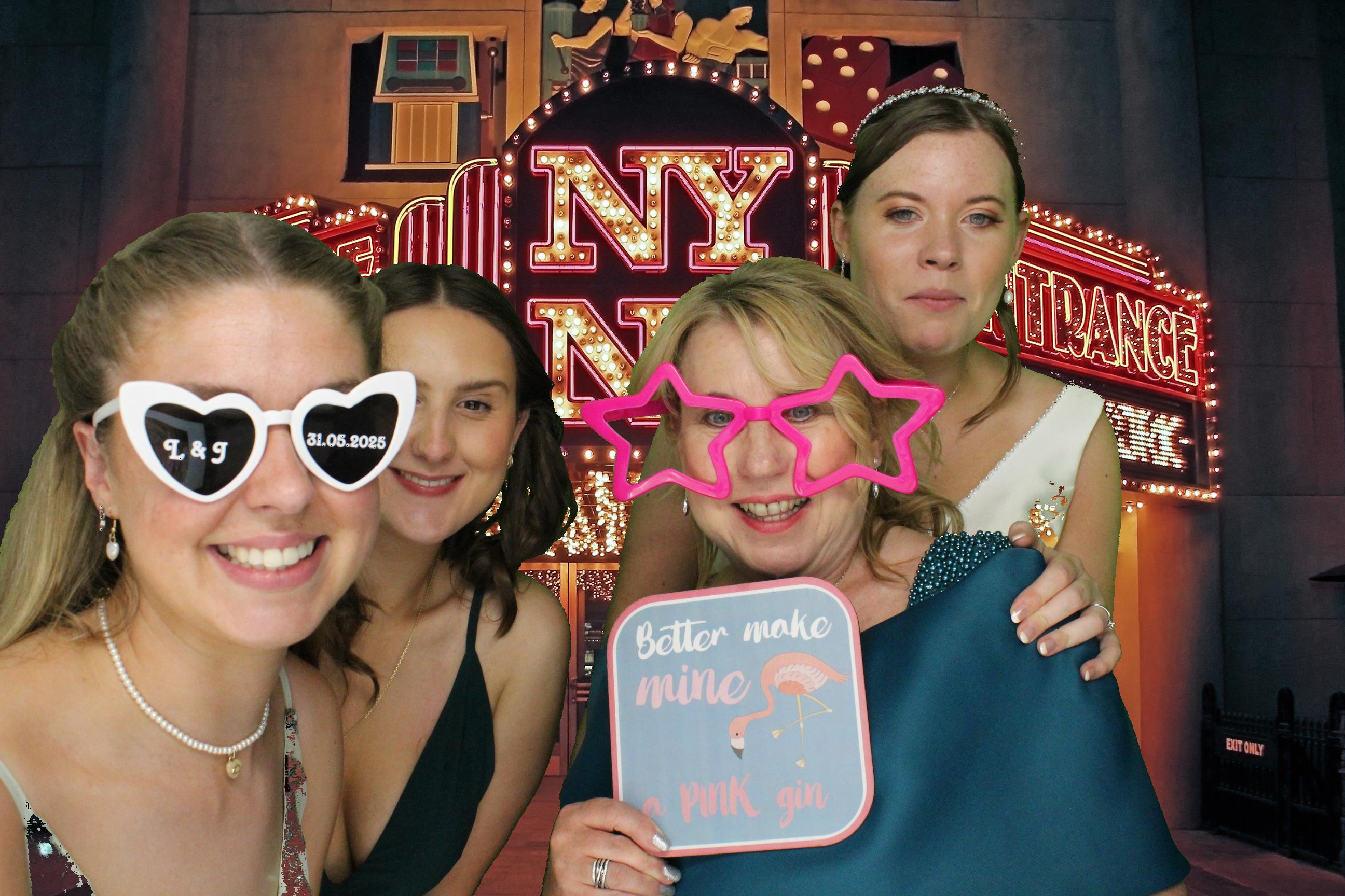 Lauren and Joe's Wedding | View more photos from the event at gallery.omegaphotobooths.co.uk/u/Omega-Photobooths/Lauren-and-Joes-Wedding