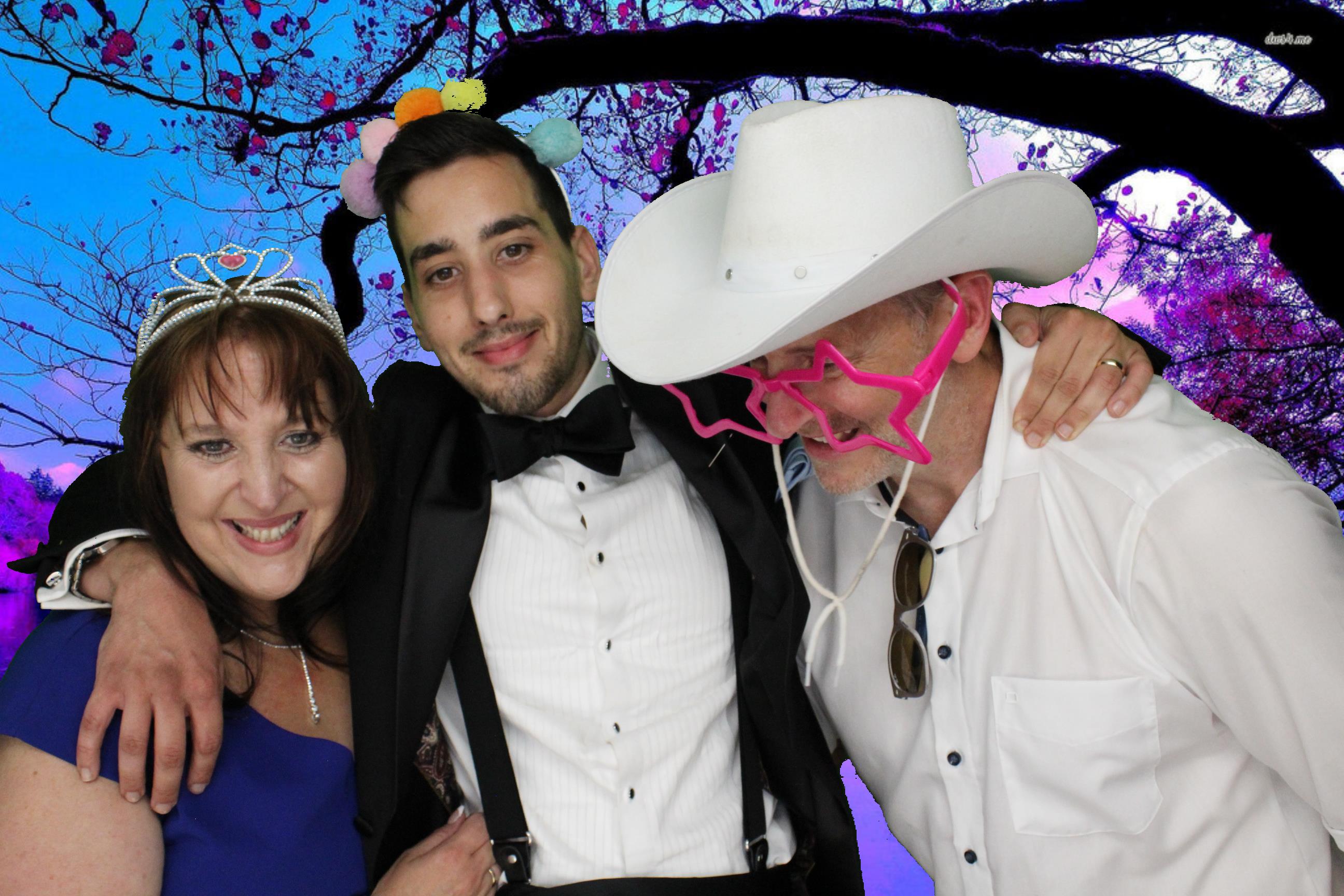 Lauren and Joe's Wedding | View more photos from the event at gallery.omegaphotobooths.co.uk/u/Omega-Photobooths/Lauren-and-Joes-Wedding