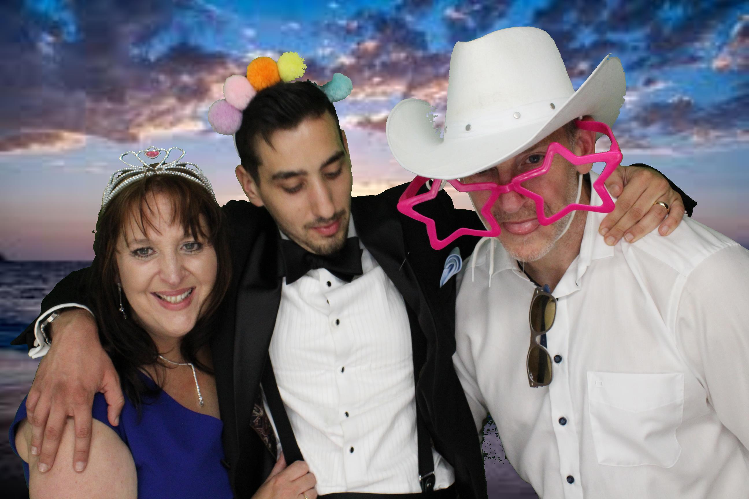 Lauren and Joe's Wedding | View more photos from the event at gallery.omegaphotobooths.co.uk/u/Omega-Photobooths/Lauren-and-Joes-Wedding