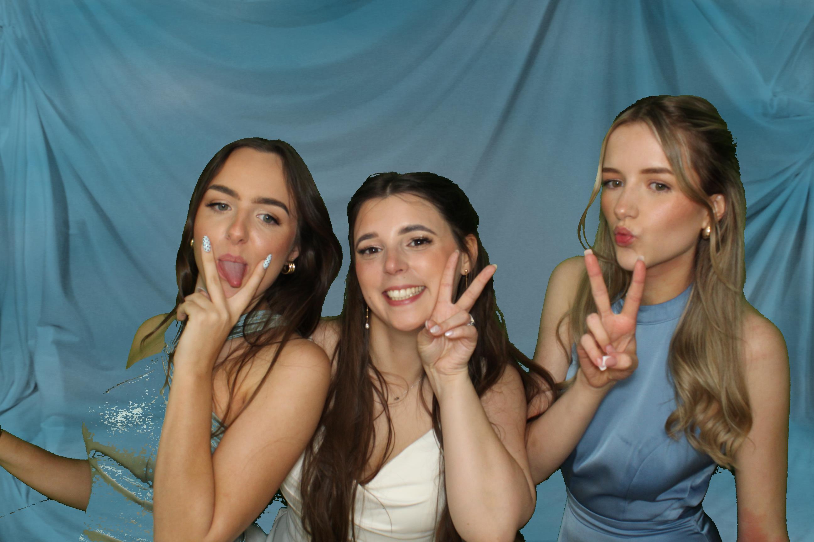 Sam & Ellie | View more photos from the event at gallery.omegaphotobooths.co.uk/u/Omega-Photobooths/Sam-Ellie