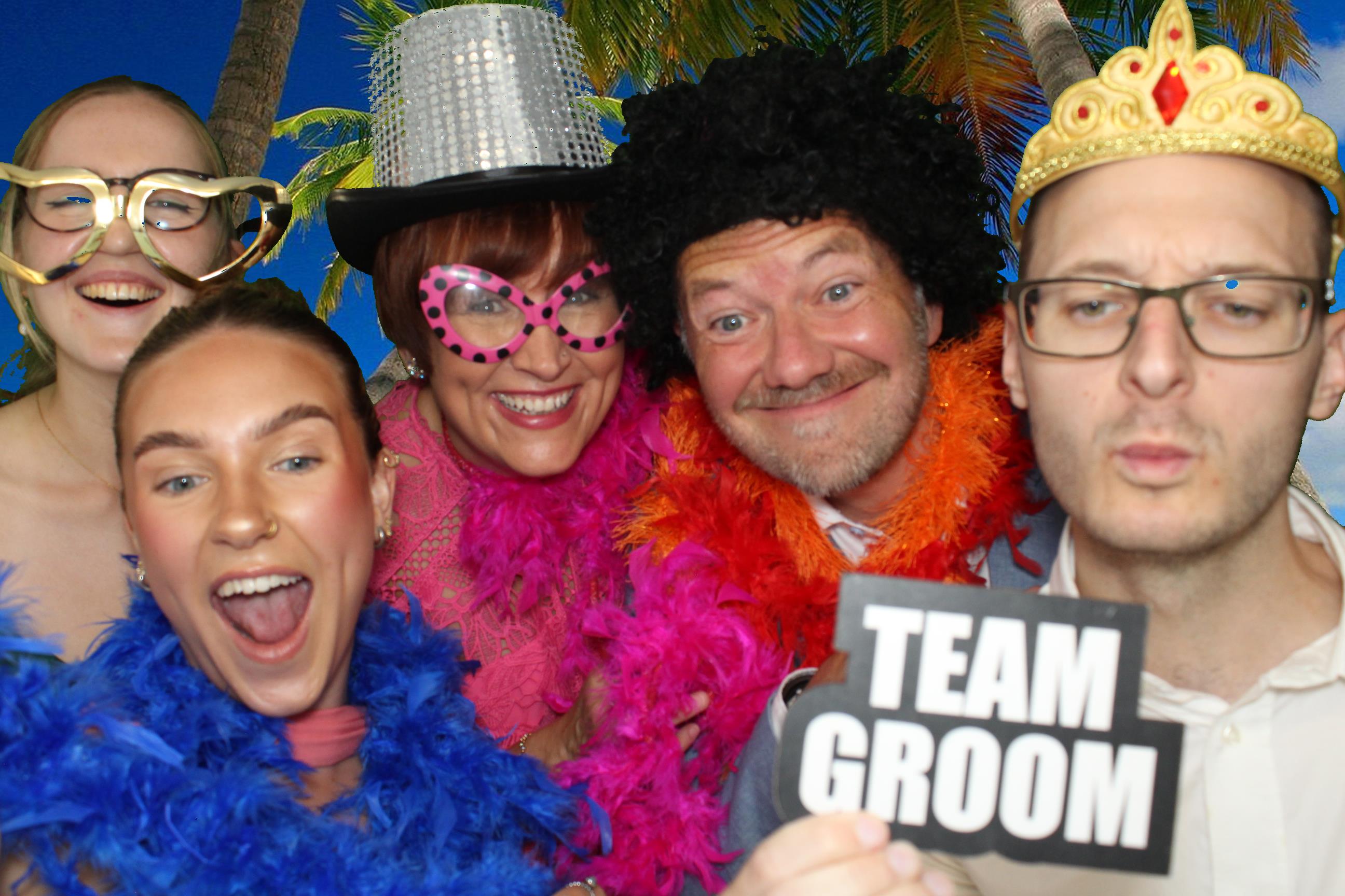 Sam & Ellie | View more photos from the event at gallery.omegaphotobooths.co.uk/u/Omega-Photobooths/Sam-Ellie