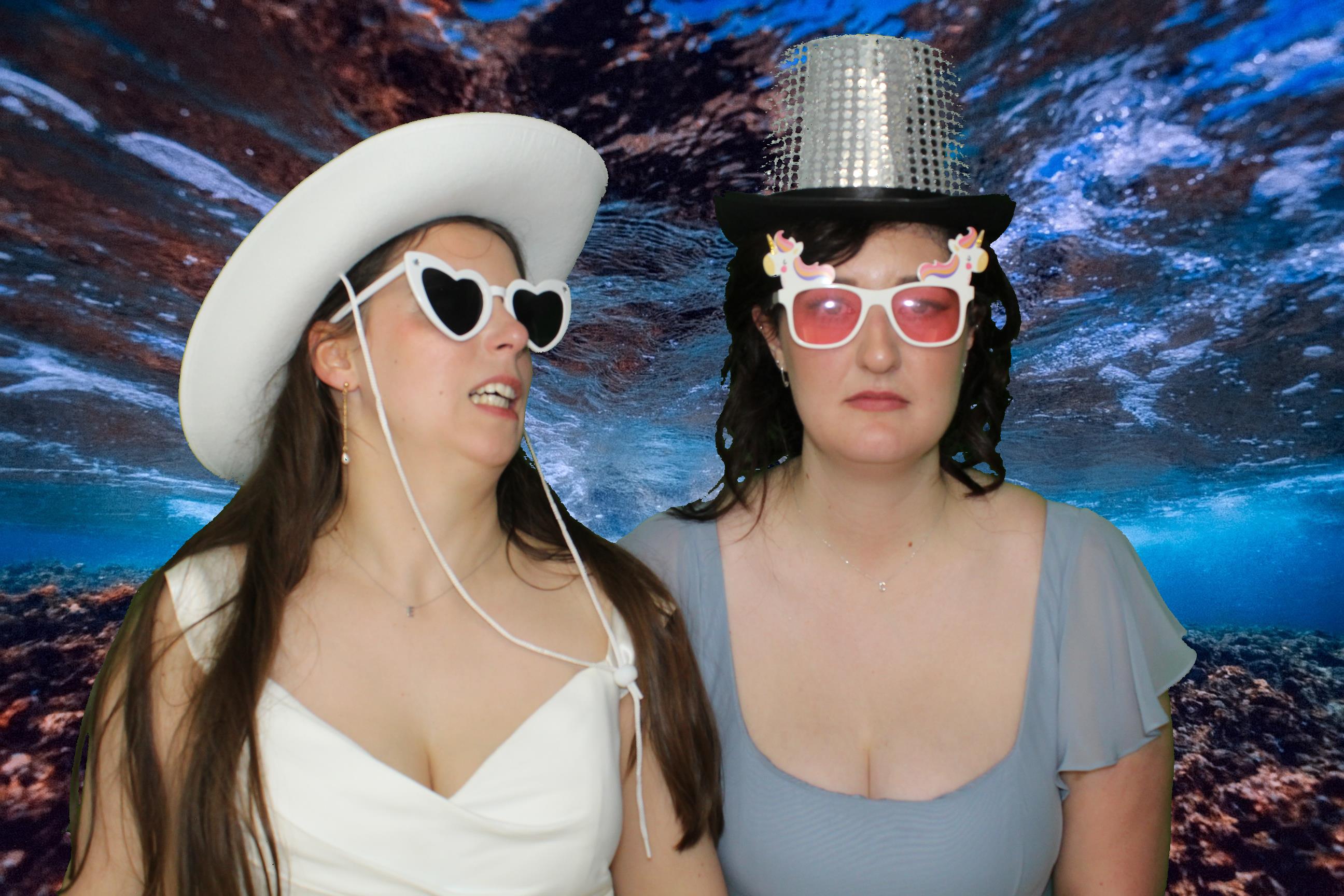 Sam & Ellie | View more photos from the event at gallery.omegaphotobooths.co.uk/u/Omega-Photobooths/Sam-Ellie