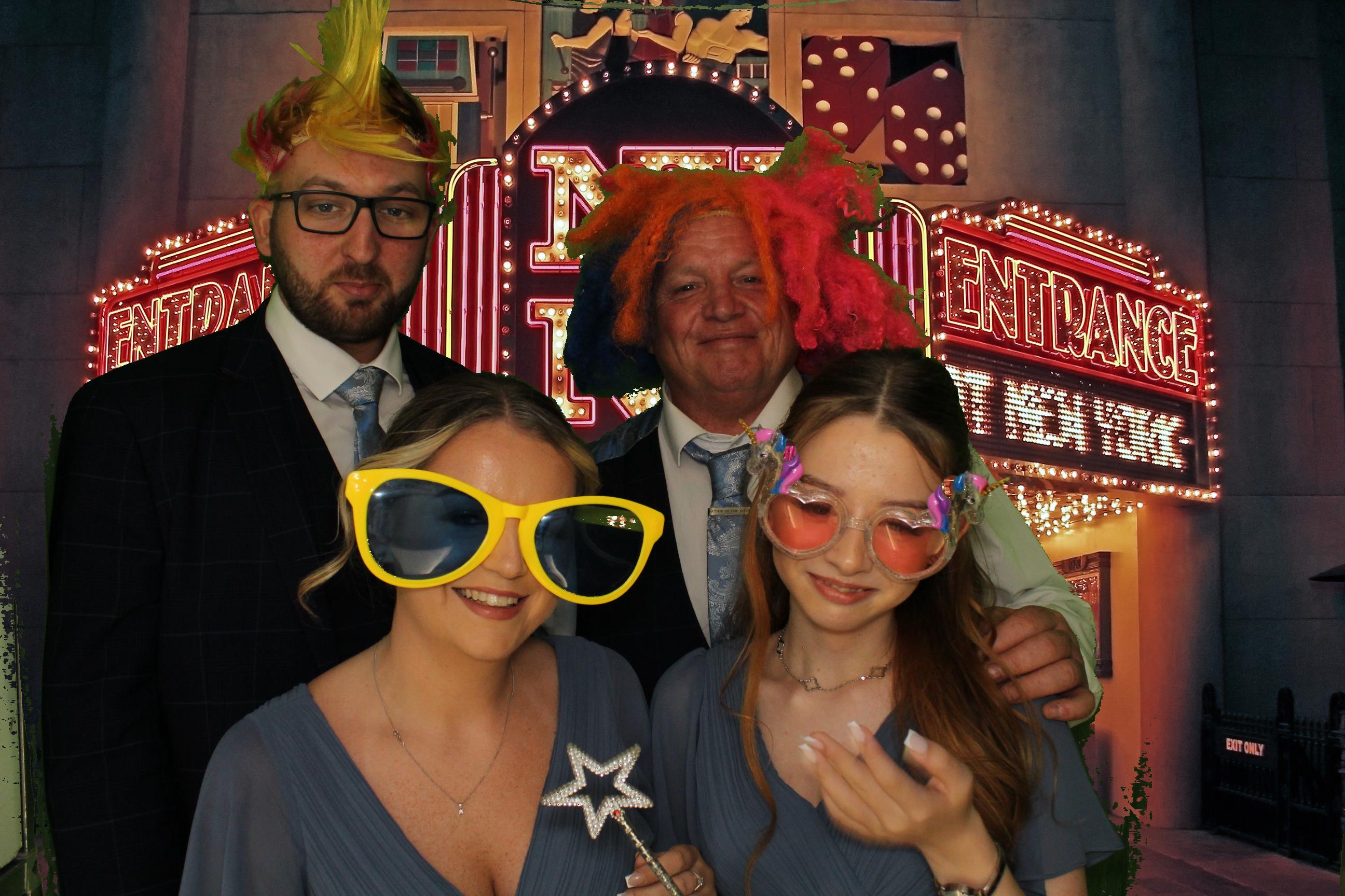 Sarah & James Wedding | View more photos from the event at gallery.omegaphotobooths.co.uk/u/Omega-Photobooths/Sarah-James-Wedding