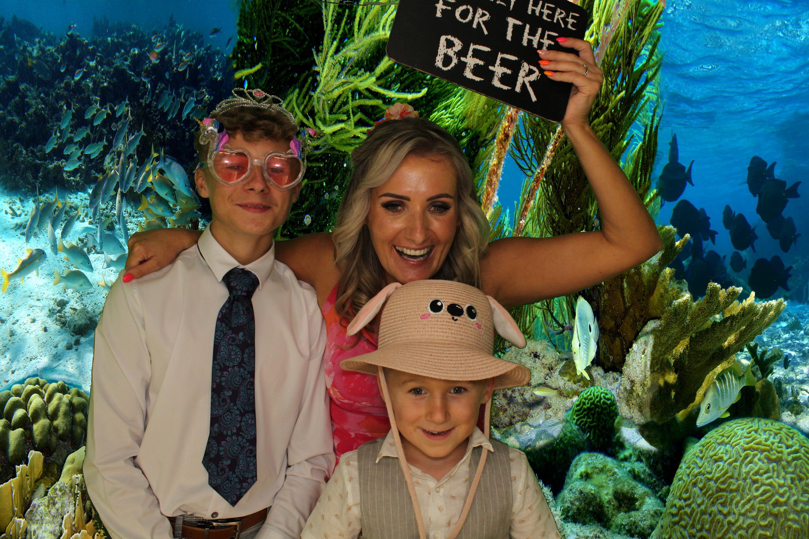 Sarah & James Wedding | View more photos from the event at gallery.omegaphotobooths.co.uk/u/Omega-Photobooths/Sarah-James-Wedding