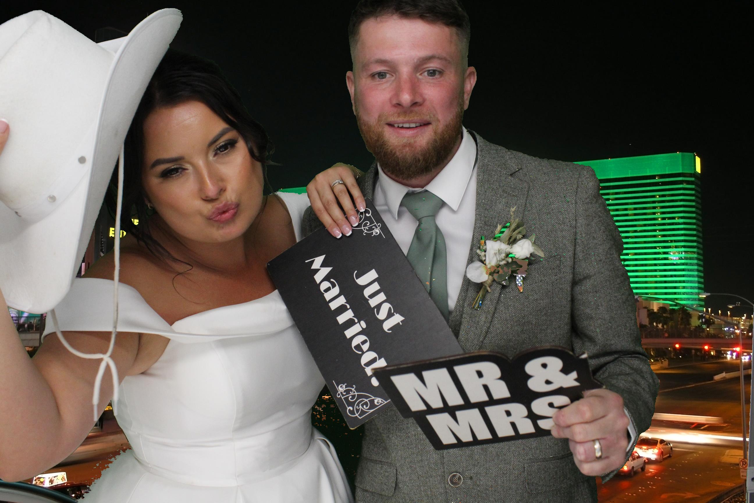 Tom & Natalie's Wedding | View more photos from the event at gallery.omegaphotobooths.co.uk/u/Omega-Photobooths/Tom-Natalies-Wedding