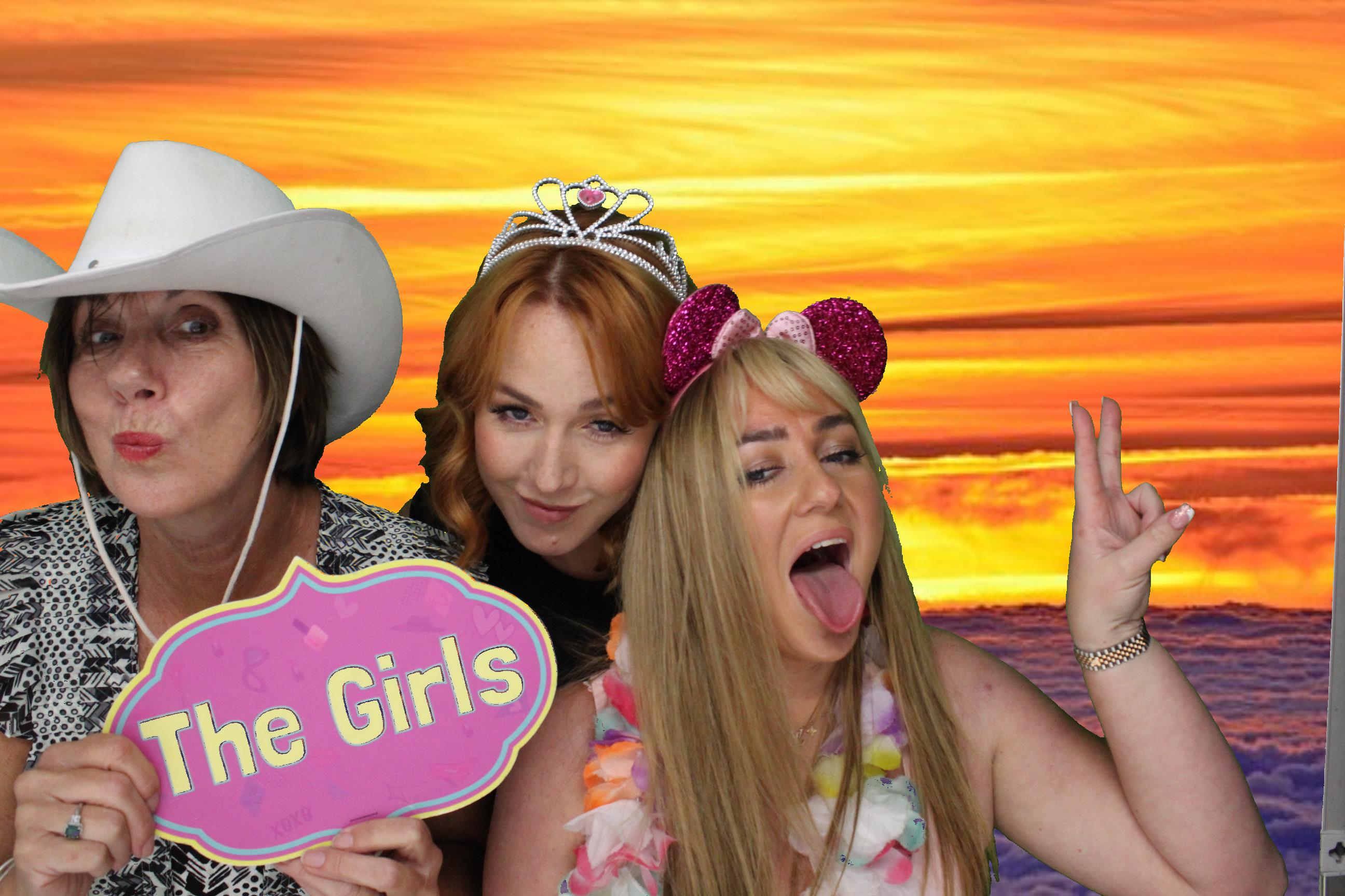 Tom & Natalie's Wedding | View more photos from the event at gallery.omegaphotobooths.co.uk/u/Omega-Photobooths/Tom-Natalies-Wedding