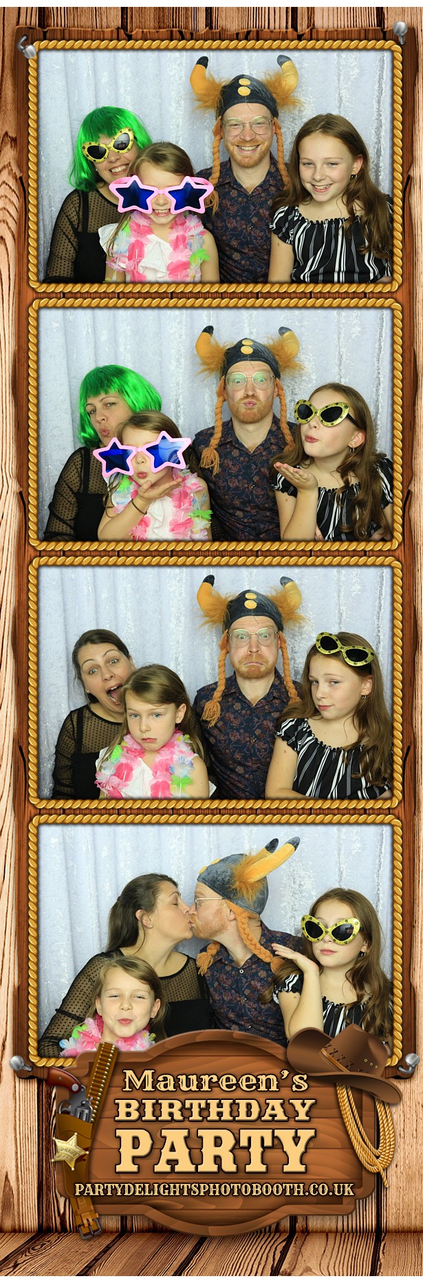 Maureen's Birthday Party - Prints | View more photos from the event at gallery.partydelightsphotobooth.co.uk/u/PartyDelightsPhotoBooth/Maureens-Birthday-Party-Prints