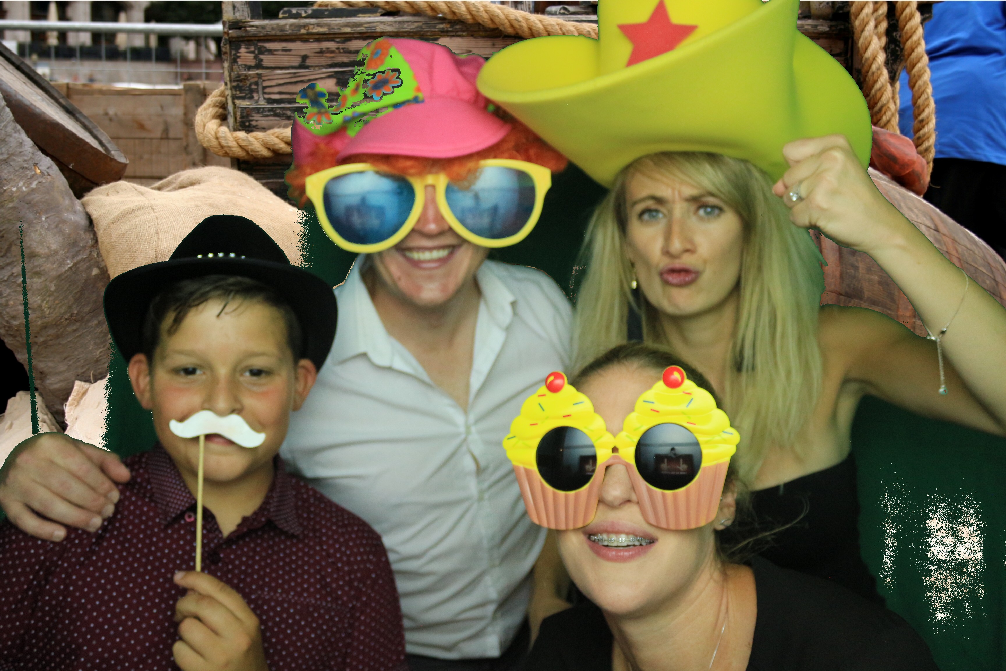 Mel's 40th Birthday - Images | View more photos from the event at gallery.partydelightsphotobooth.co.uk/u/PartyDelightsPhotoBooth/Mels-40th-Birthday-Images