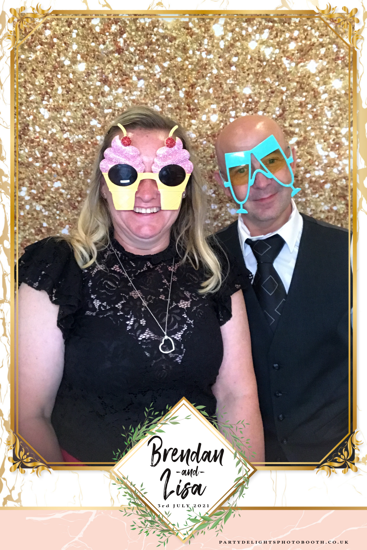 Brendan & Lisa’s Wedding | View more photos from the event at gallery.partydelightsphotobooth.co.uk/u/PartyDelightsPhotoBooth/Brendan-Lisa’s-Wedding