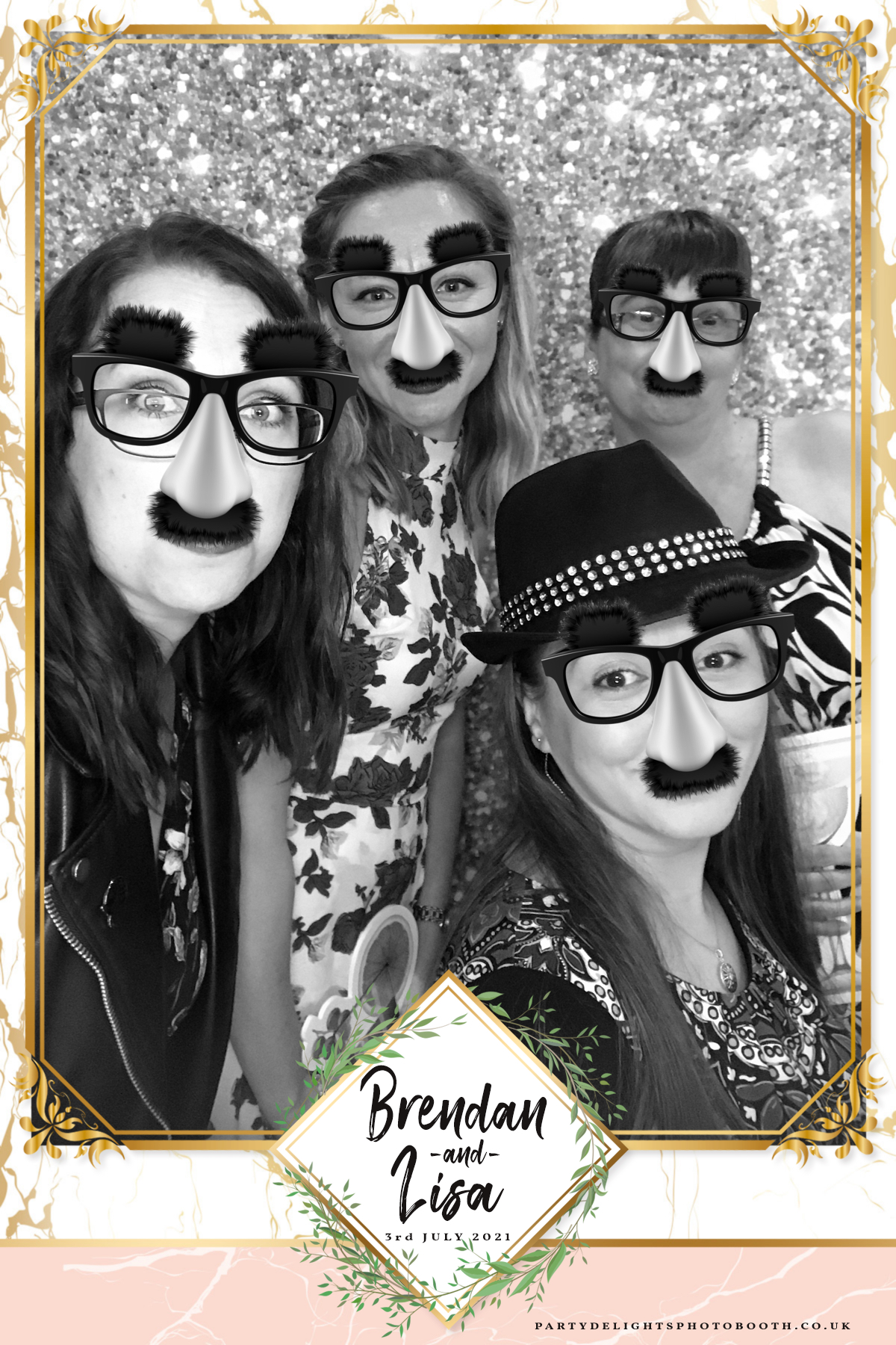 Brendan & Lisa’s Wedding | View more photos from the event at gallery.partydelightsphotobooth.co.uk/u/PartyDelightsPhotoBooth/Brendan-Lisa’s-Wedding