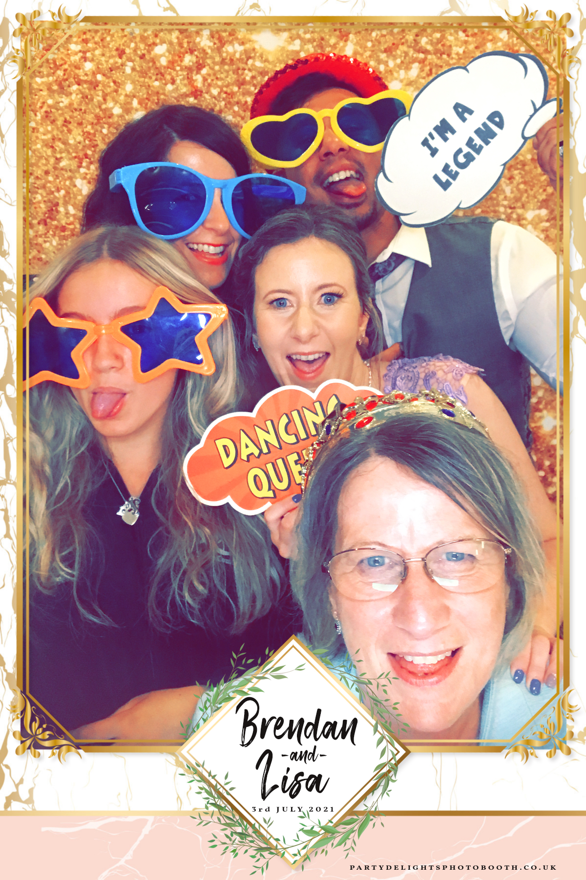 Brendan & Lisa’s Wedding | View more photos from the event at gallery.partydelightsphotobooth.co.uk/u/PartyDelightsPhotoBooth/Brendan-Lisa’s-Wedding