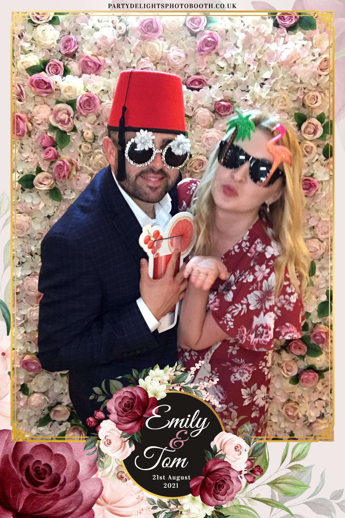 Emily & Tom's Wedding | View more photos from the event at gallery.partydelightsphotobooth.co.uk/u/PartyDelightsPhotoBooth/Emily-Toms-Wedding