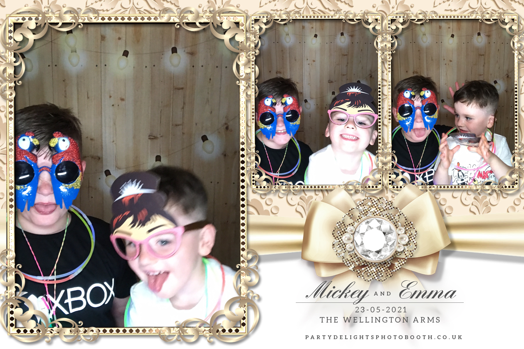 Emma's Wedding Day | View more photos from the event at gallery.partydelightsphotobooth.co.uk/u/PartyDelightsPhotoBooth/Emmas-Wedding-Day