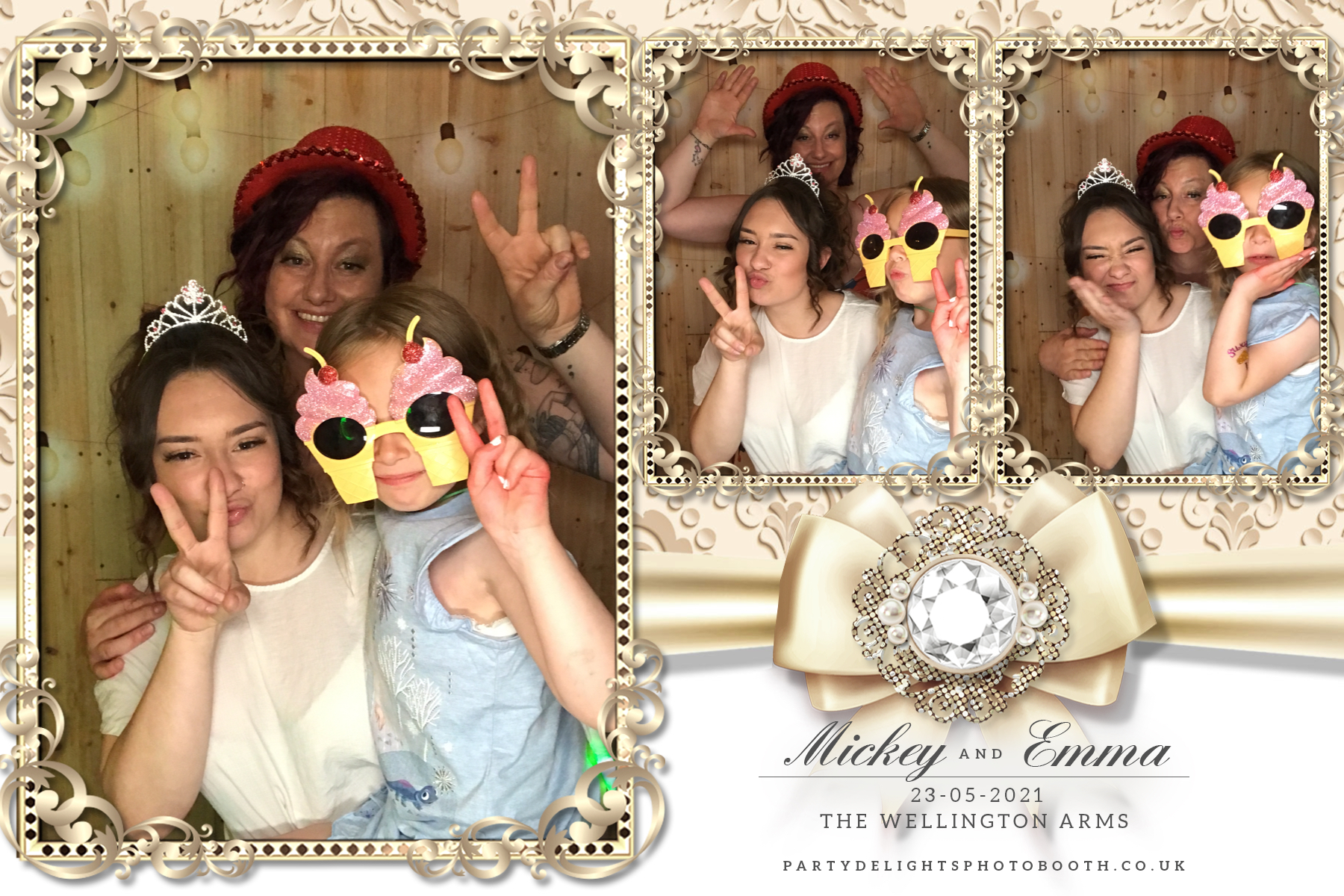 Emma's Wedding Day | View more photos from the event at gallery.partydelightsphotobooth.co.uk/u/PartyDelightsPhotoBooth/Emmas-Wedding-Day